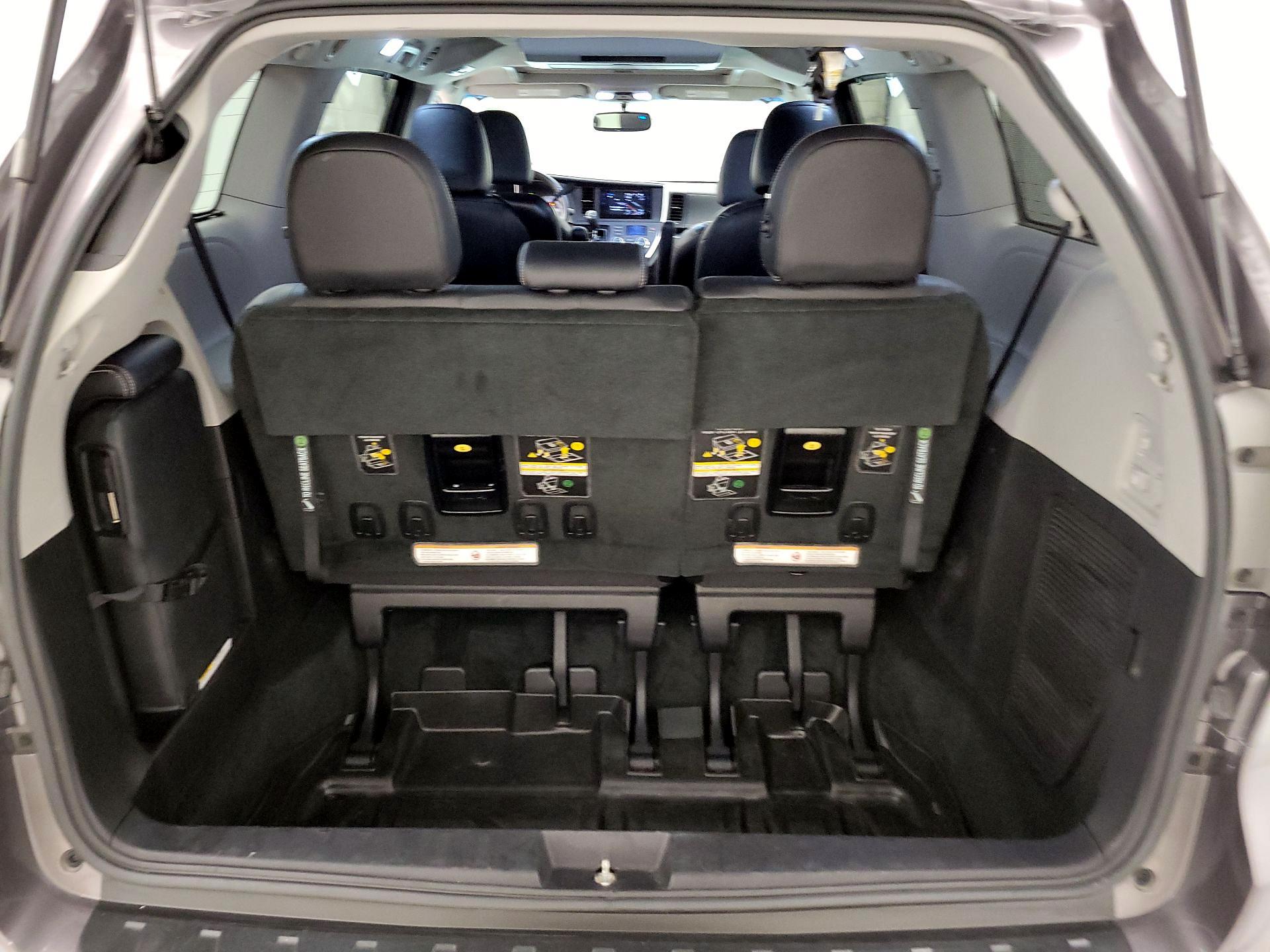 Thumbnail: 2015 Toyota Sienna - 20