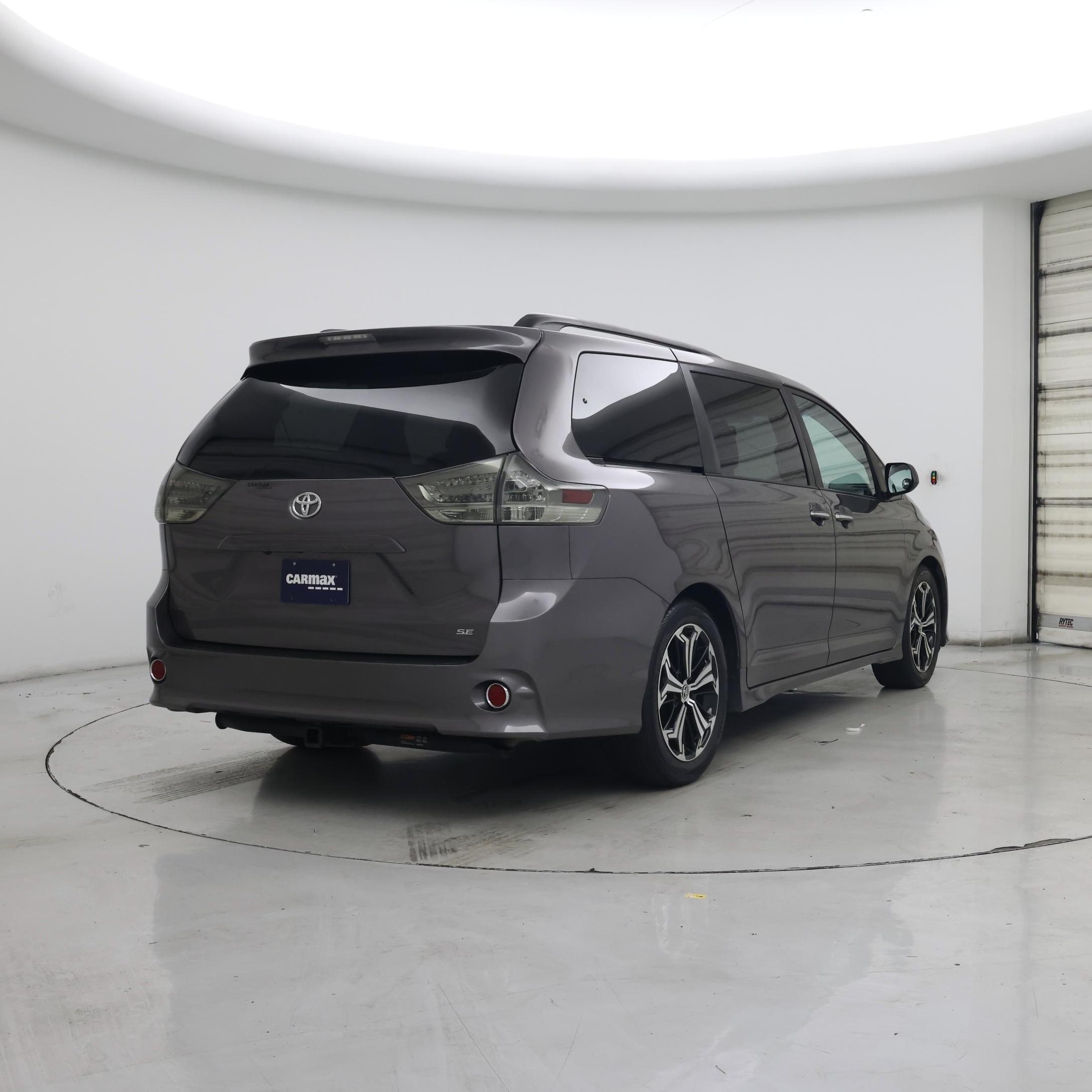 Thumbnail: 2015 Toyota Sienna - 8