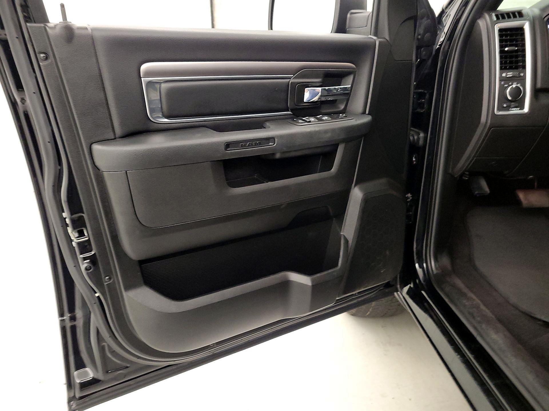 Thumbnail: 2022 RAM 1500 Classic - 12
