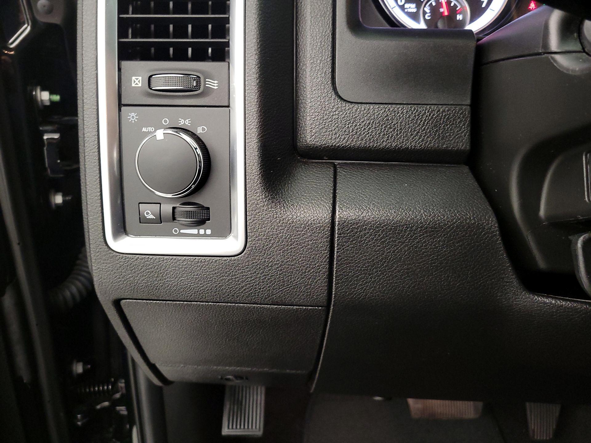 Thumbnail: 2022 RAM 1500 Classic - 13