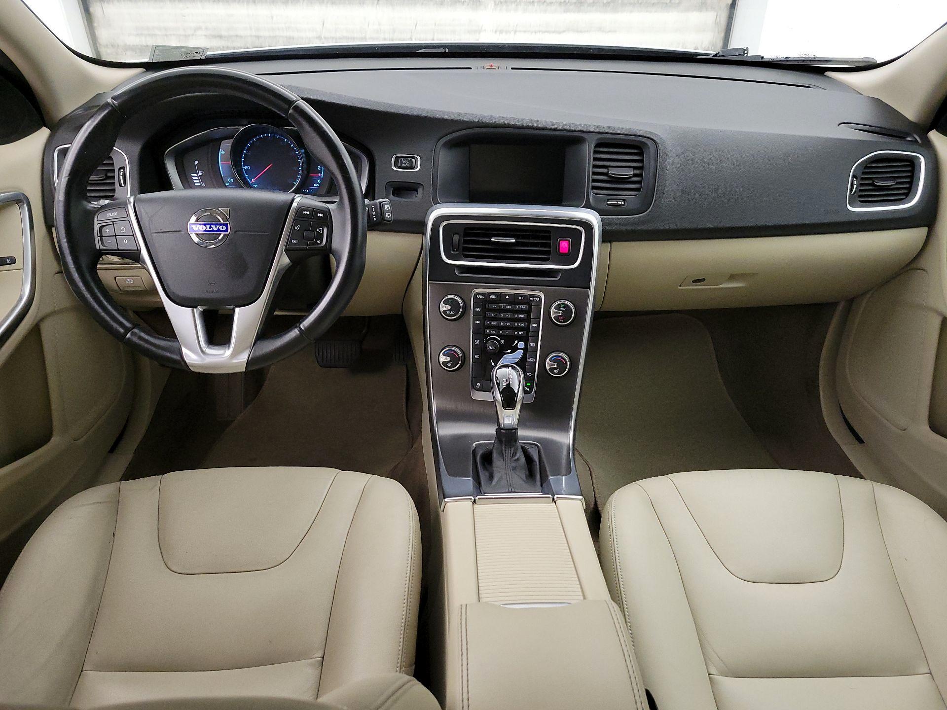 Thumbnail: 2015 Volvo V60 - 9