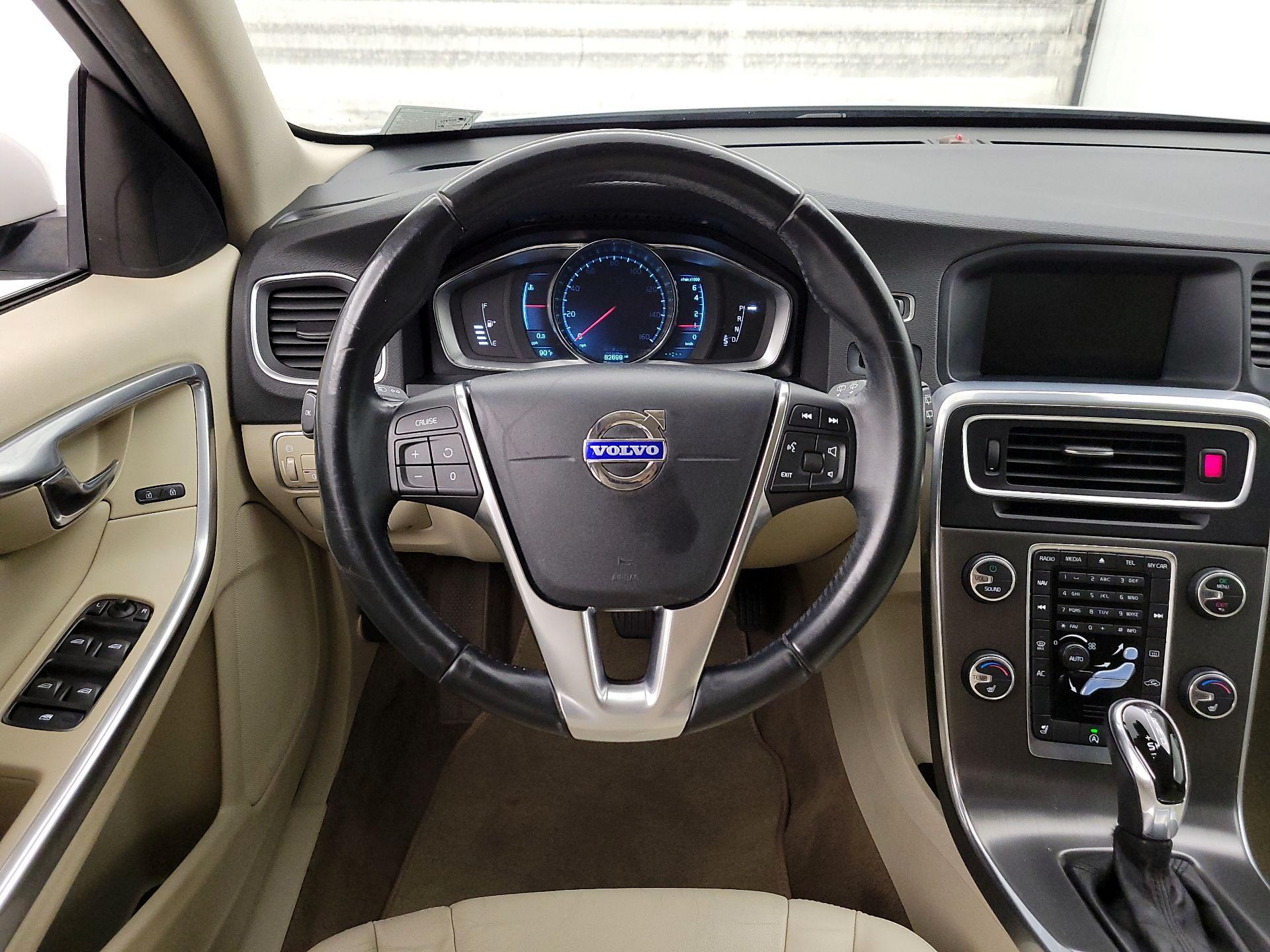 Thumbnail: 2015 Volvo V60 - 10