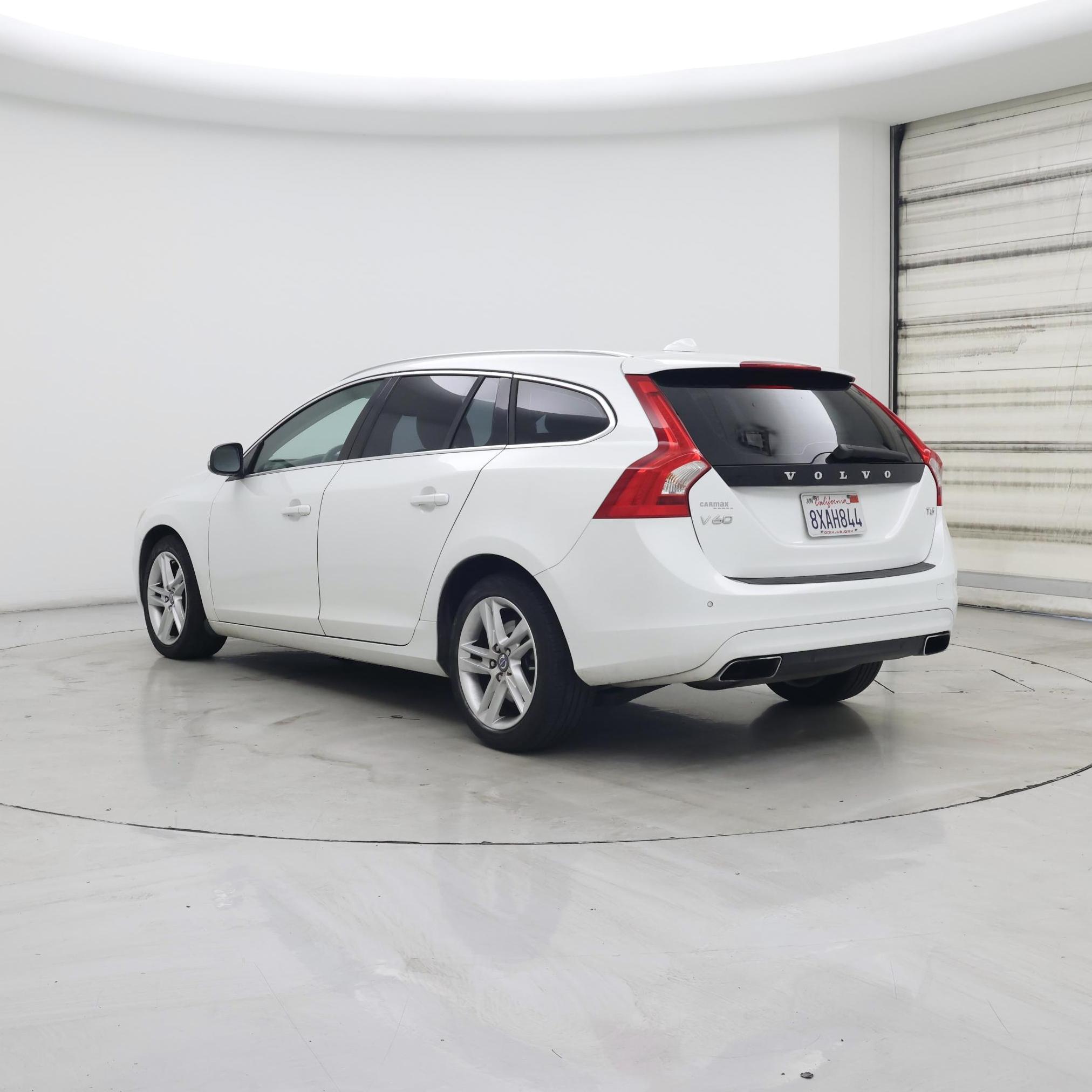 Thumbnail: 2015 Volvo V60 - 2