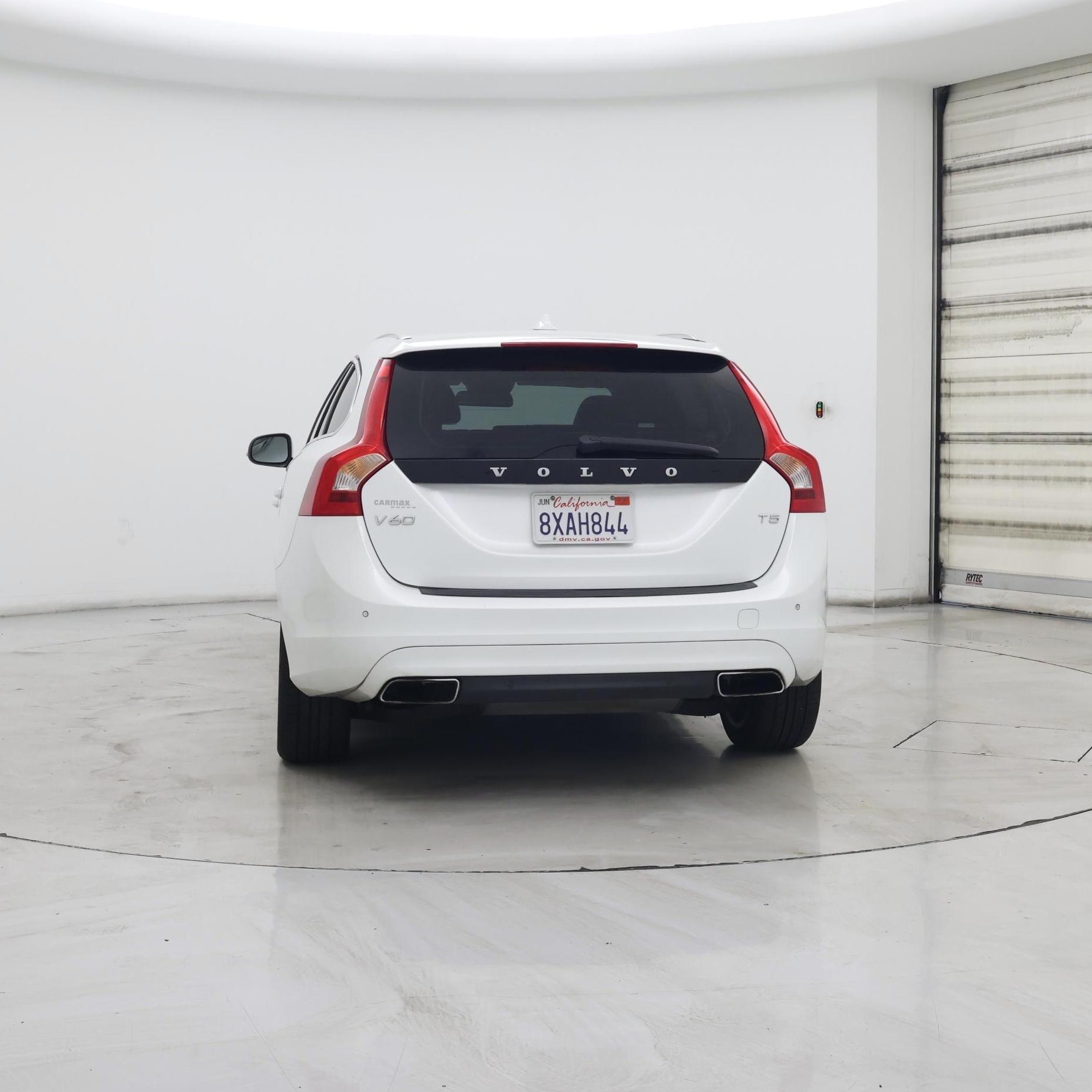 Thumbnail: 2015 Volvo V60 - 6