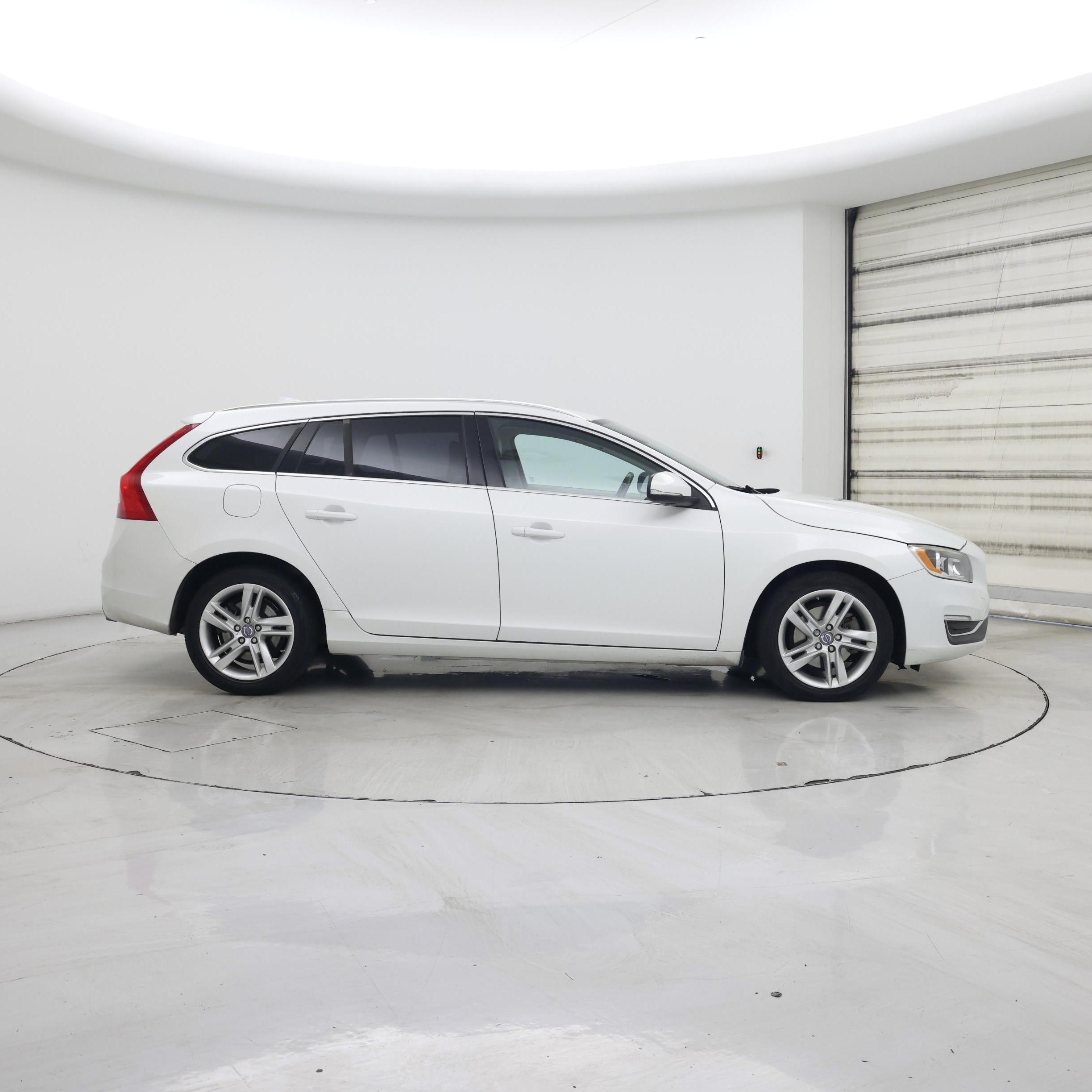 Thumbnail: 2015 Volvo V60 - 7