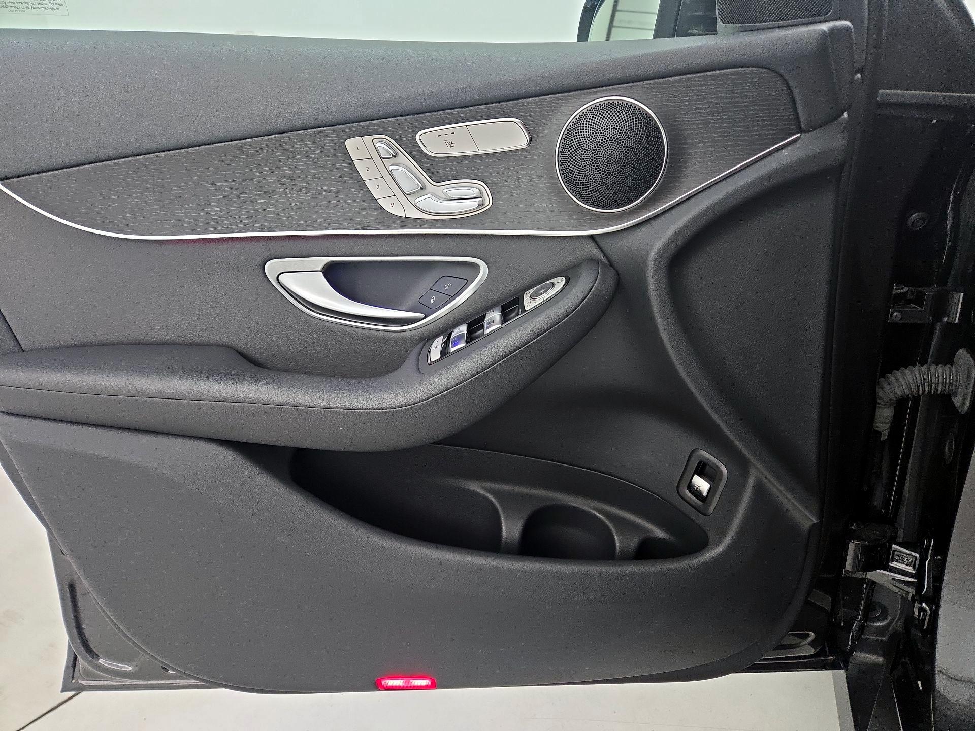 Thumbnail: 2022 Mercedes-Benz GLC - 12