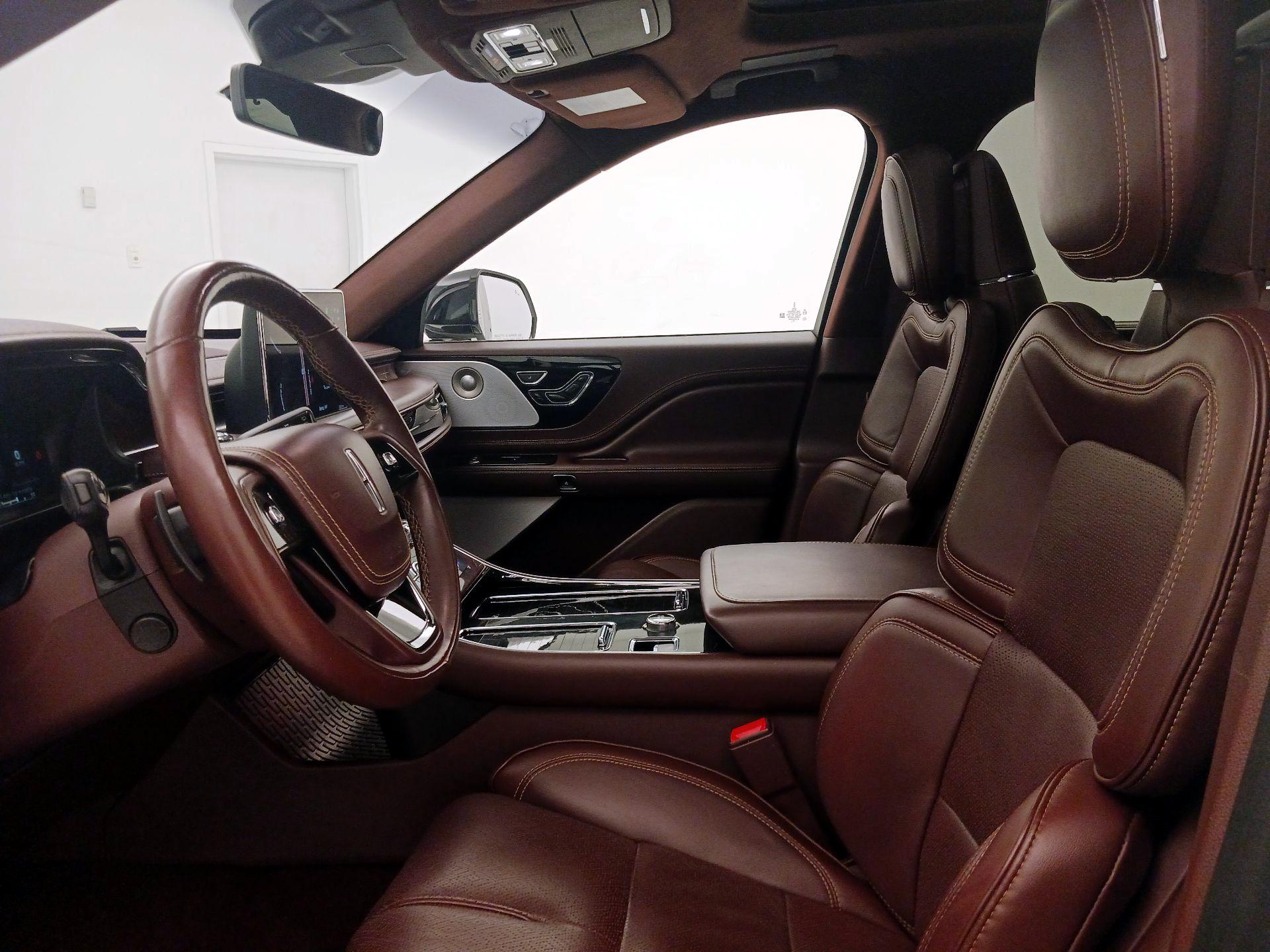 Thumbnail: 2023 Lincoln Aviator - 11