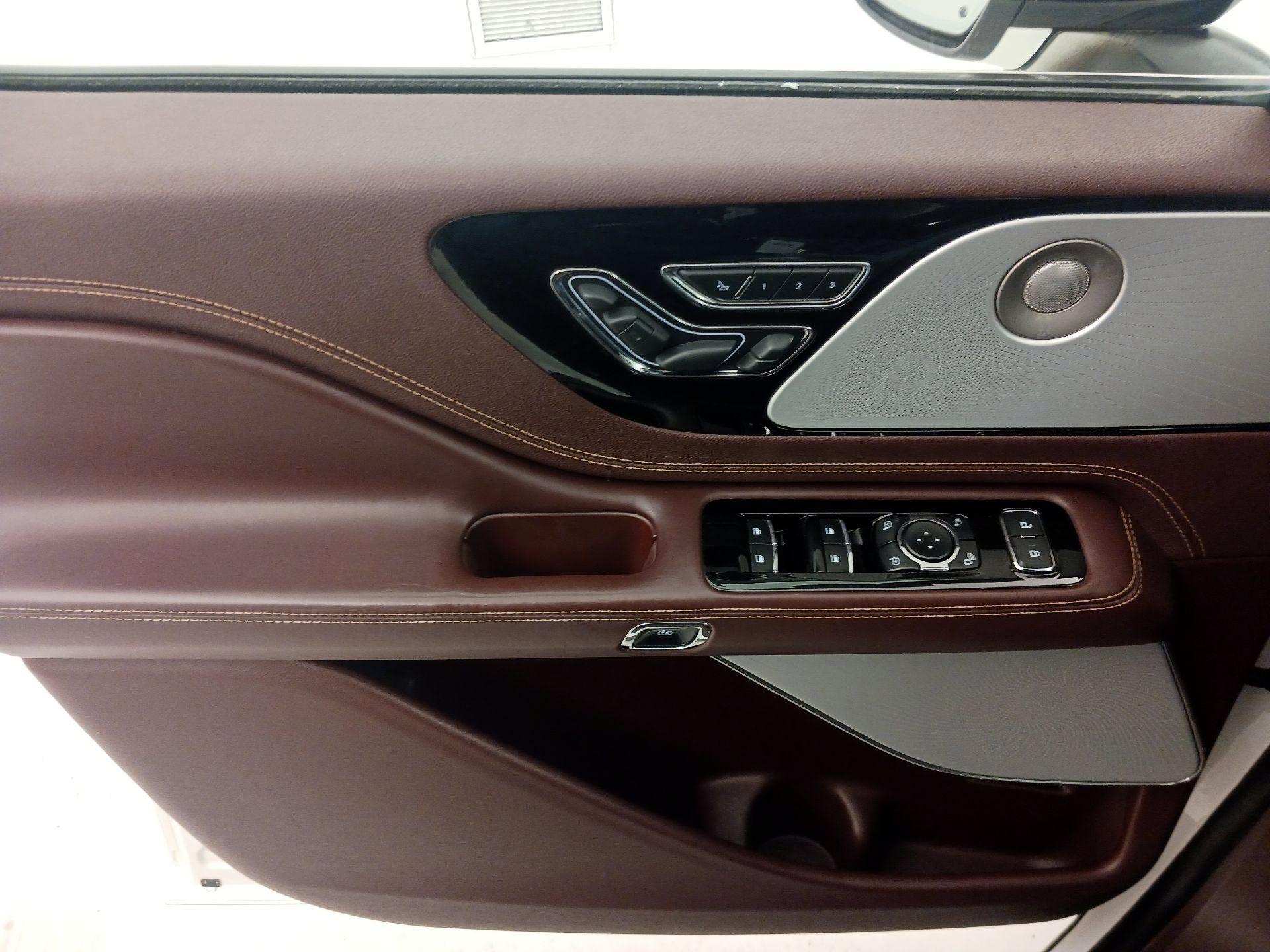 Thumbnail: 2023 Lincoln Aviator - 12