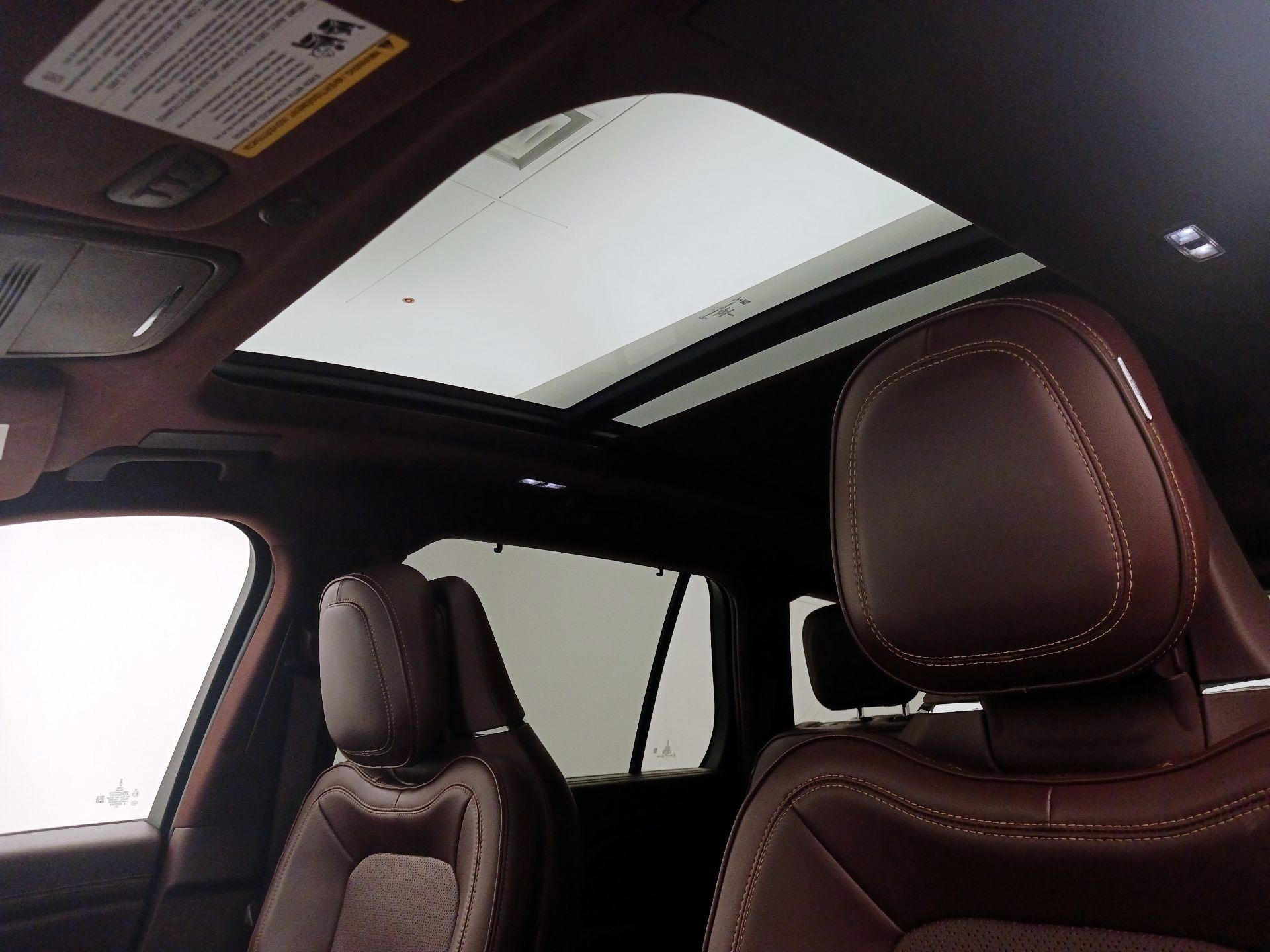 Thumbnail: 2023 Lincoln Aviator - 20