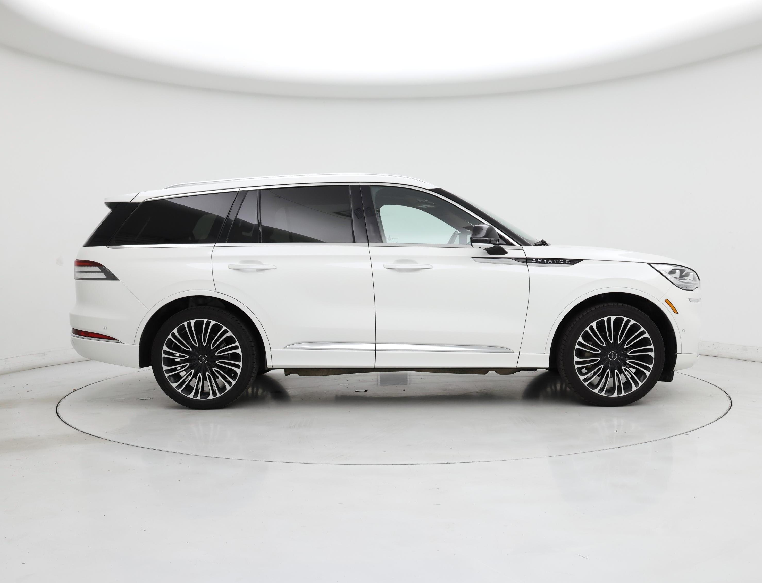 Thumbnail: 2023 Lincoln Aviator - 7