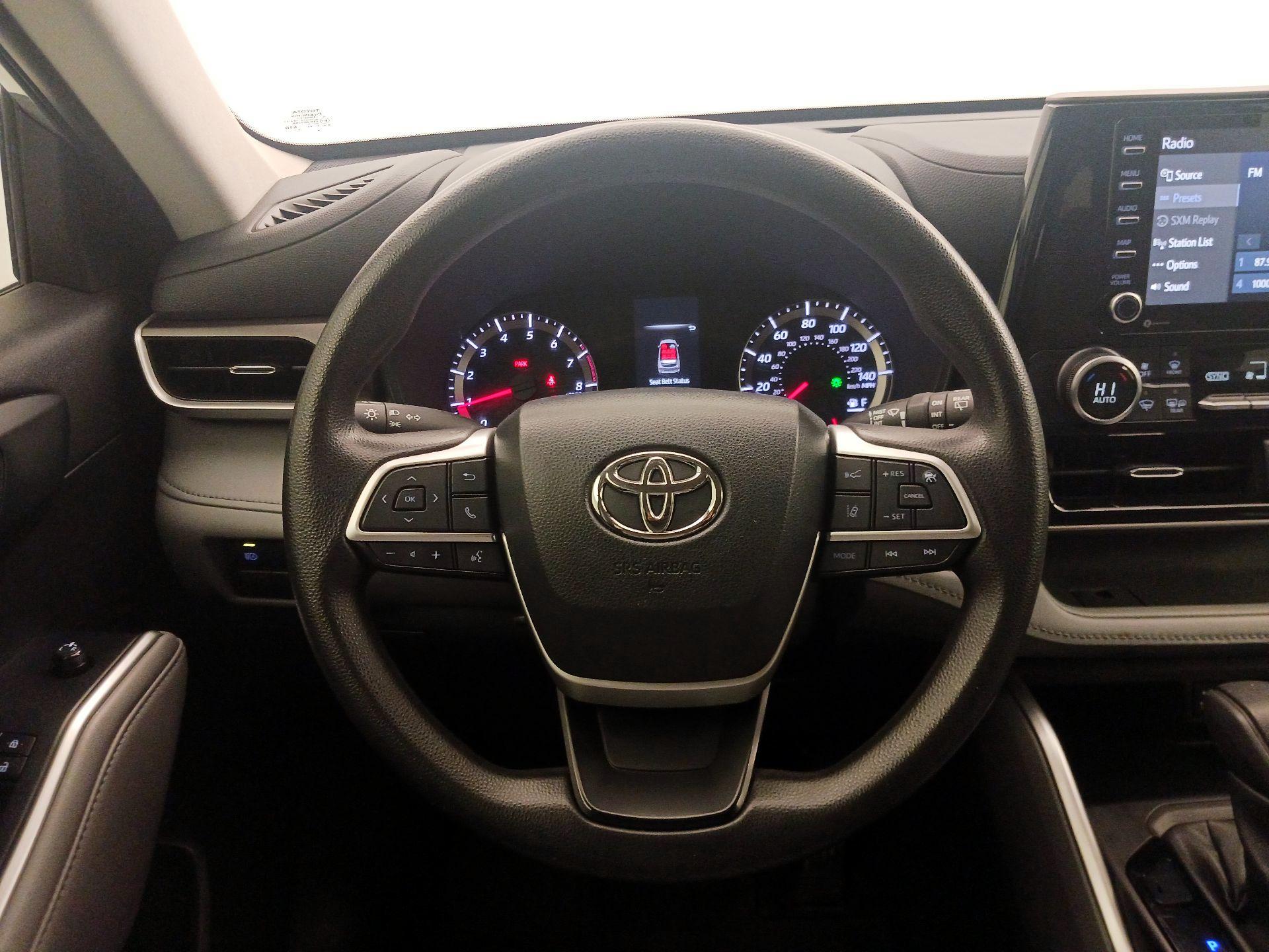 Thumbnail: 2022 Toyota Highlander - 10