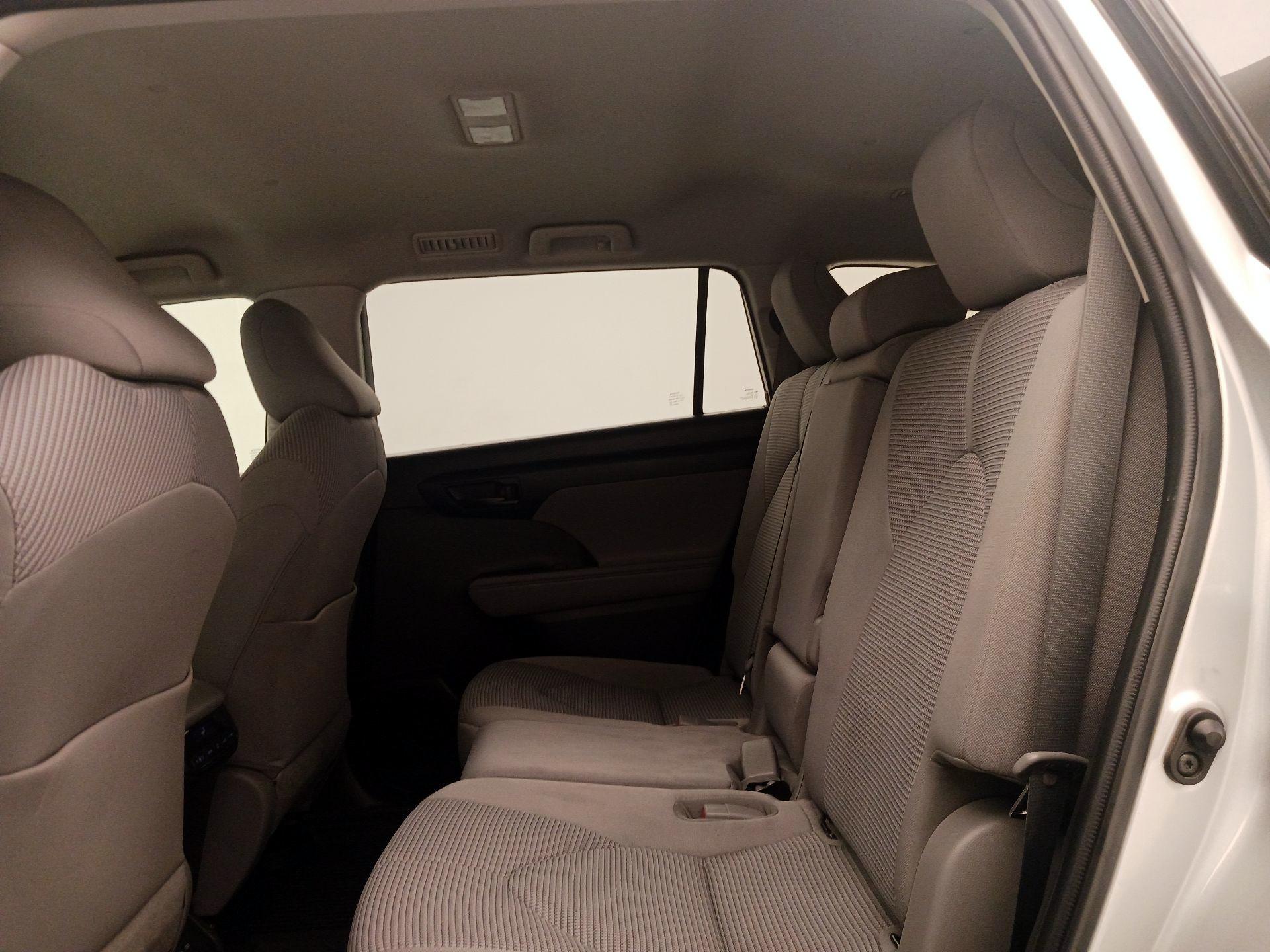 Thumbnail: 2022 Toyota Highlander - 19