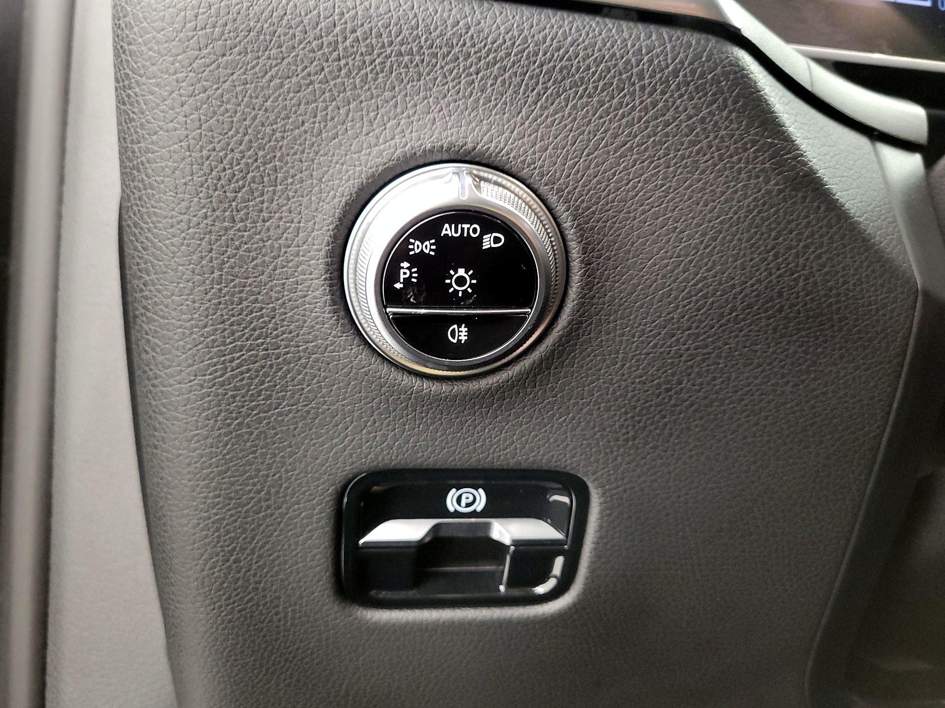 Thumbnail: 2023 Mercedes-Benz GLC - 13