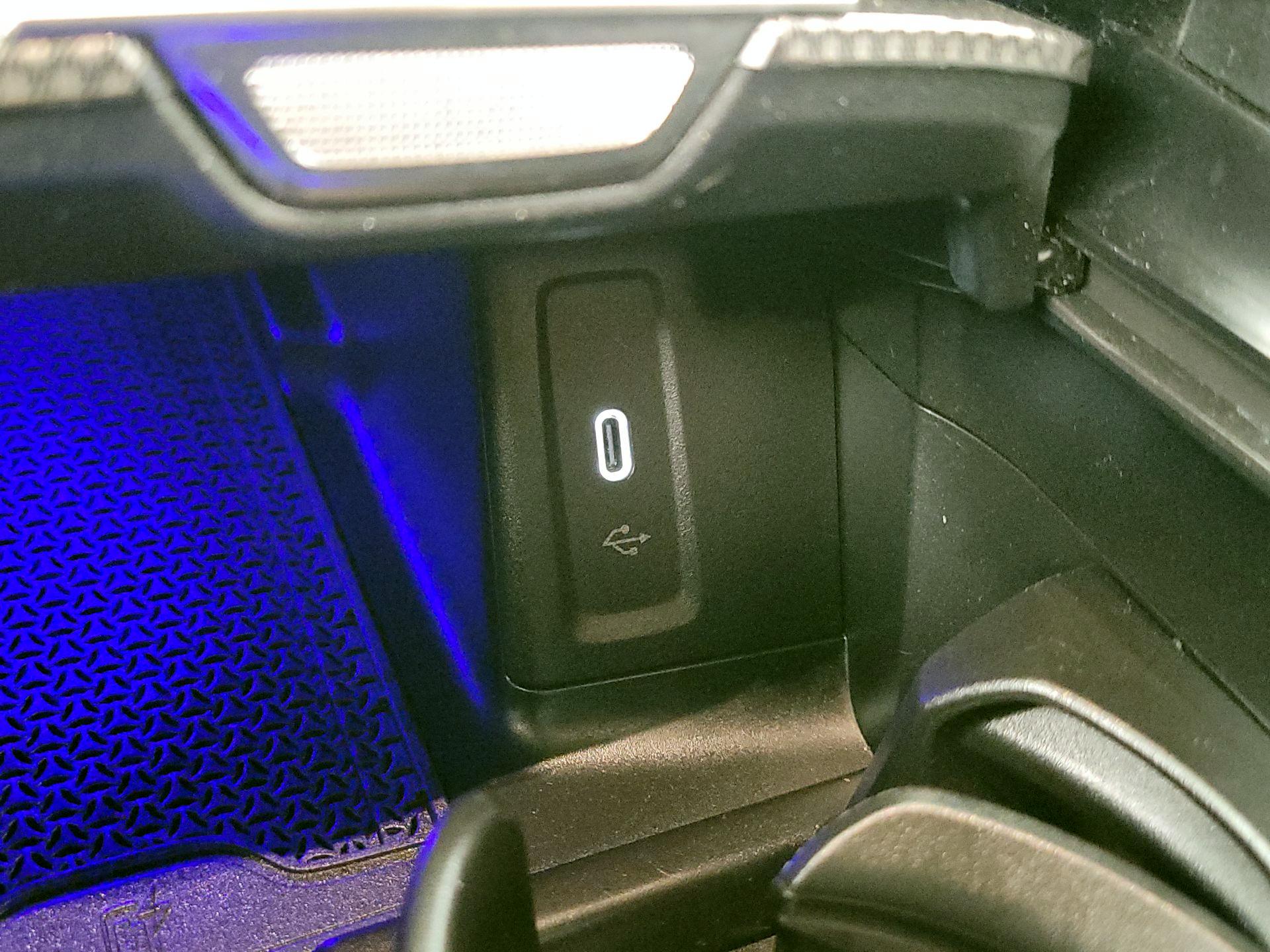 Thumbnail: 2023 Mercedes-Benz GLC - 19