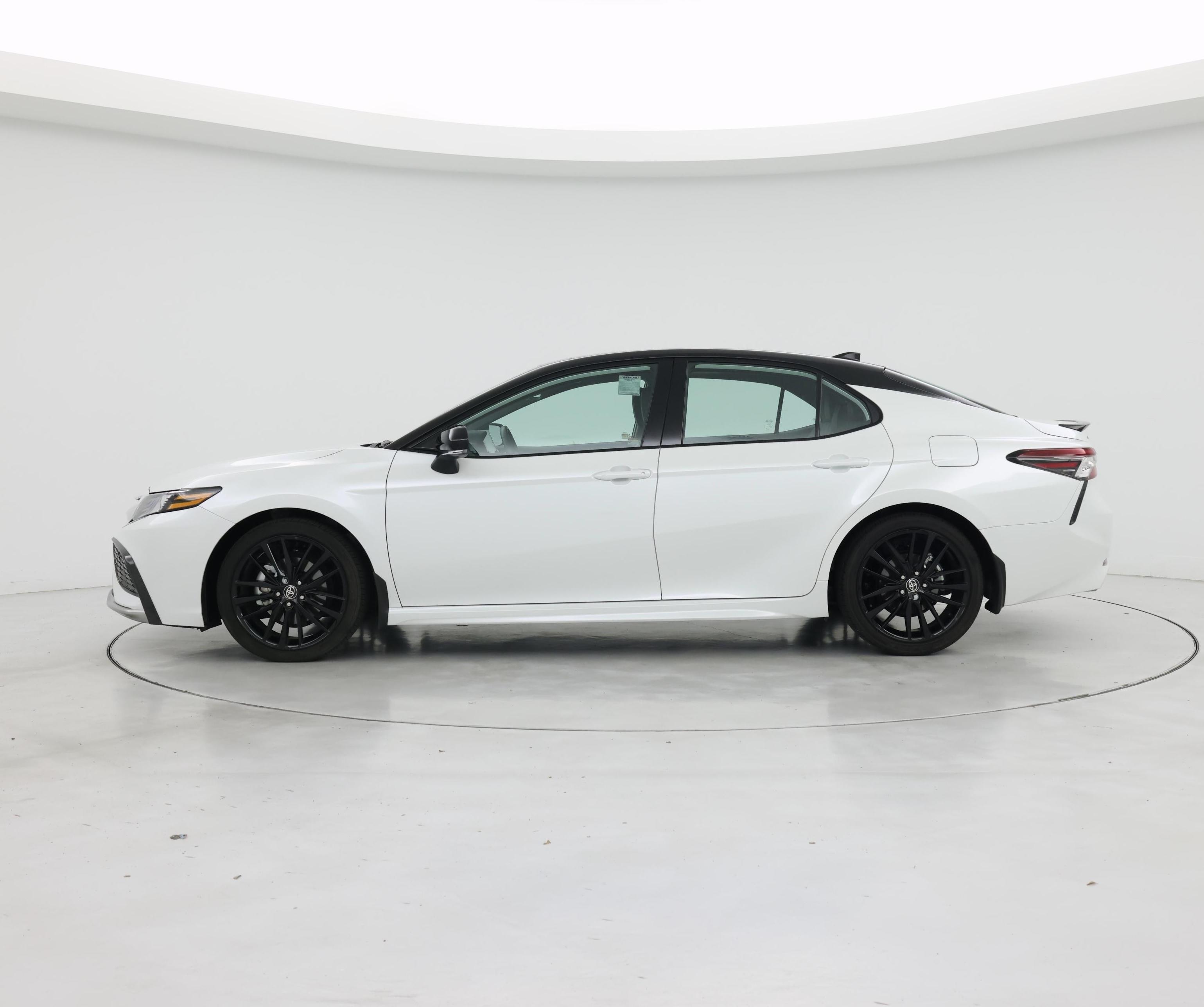 Thumbnail: 2022 Toyota Camry - 3