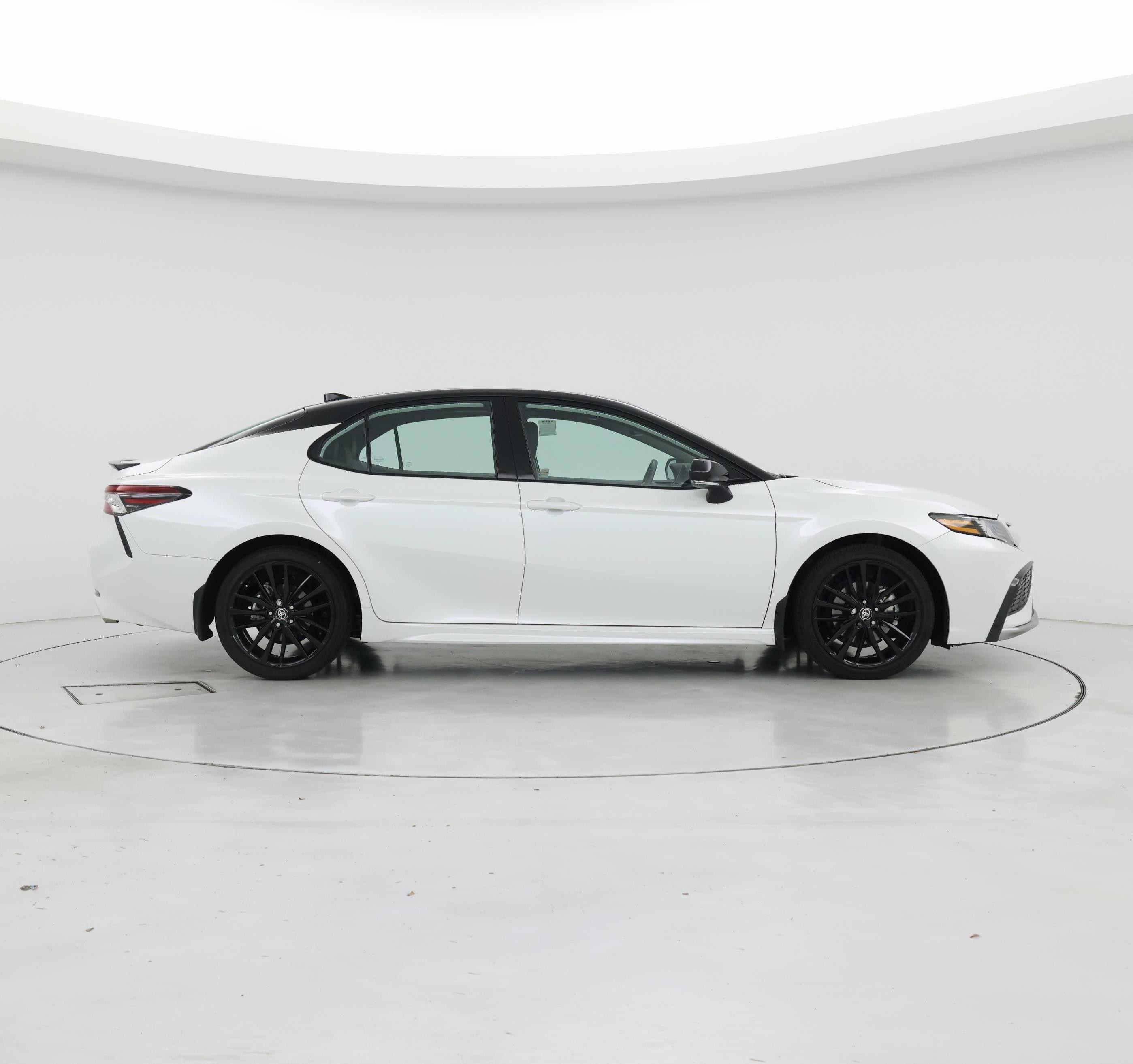 Thumbnail: 2022 Toyota Camry - 7