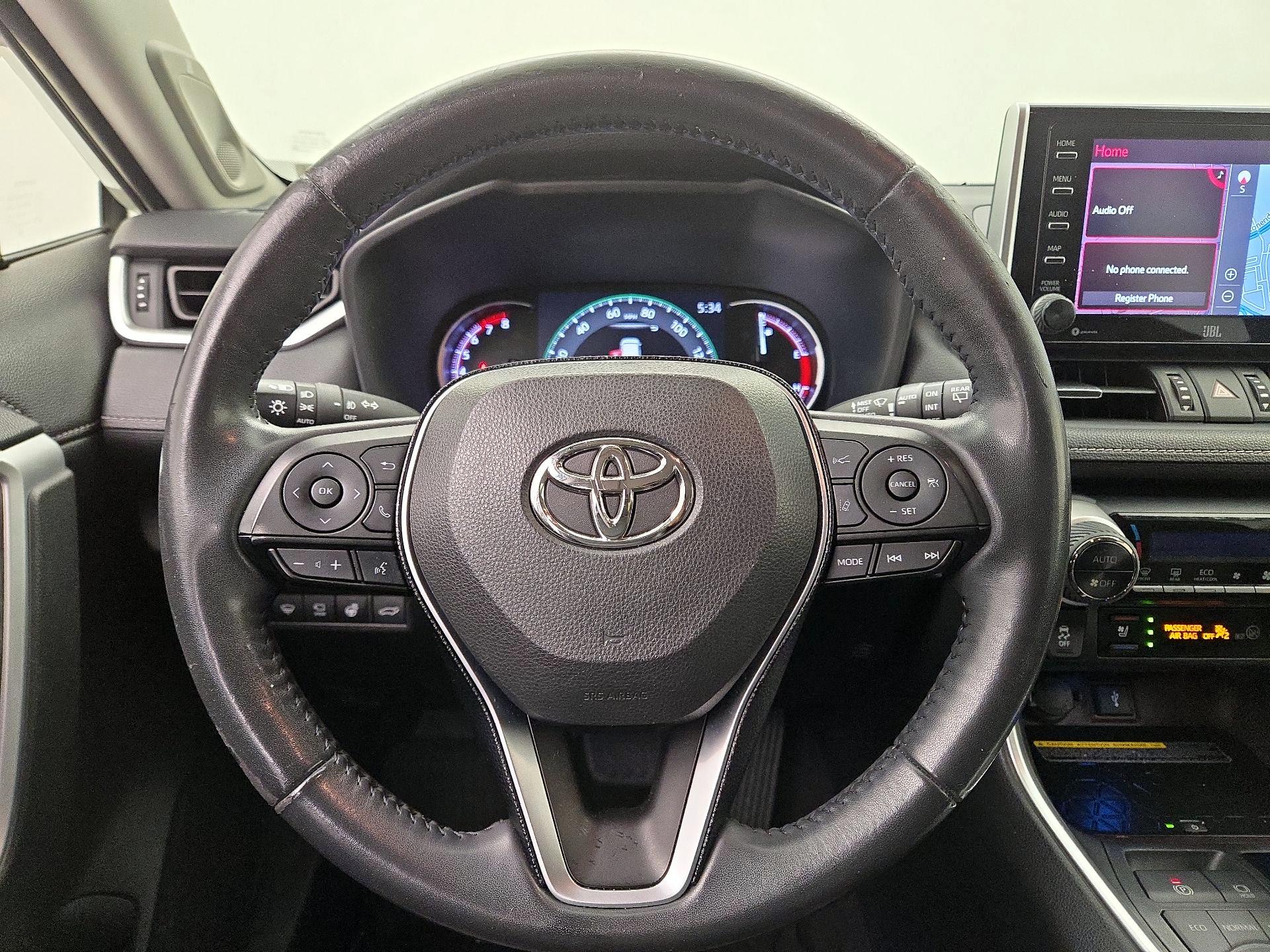 Thumbnail: 2021 Toyota RAV4 - 10