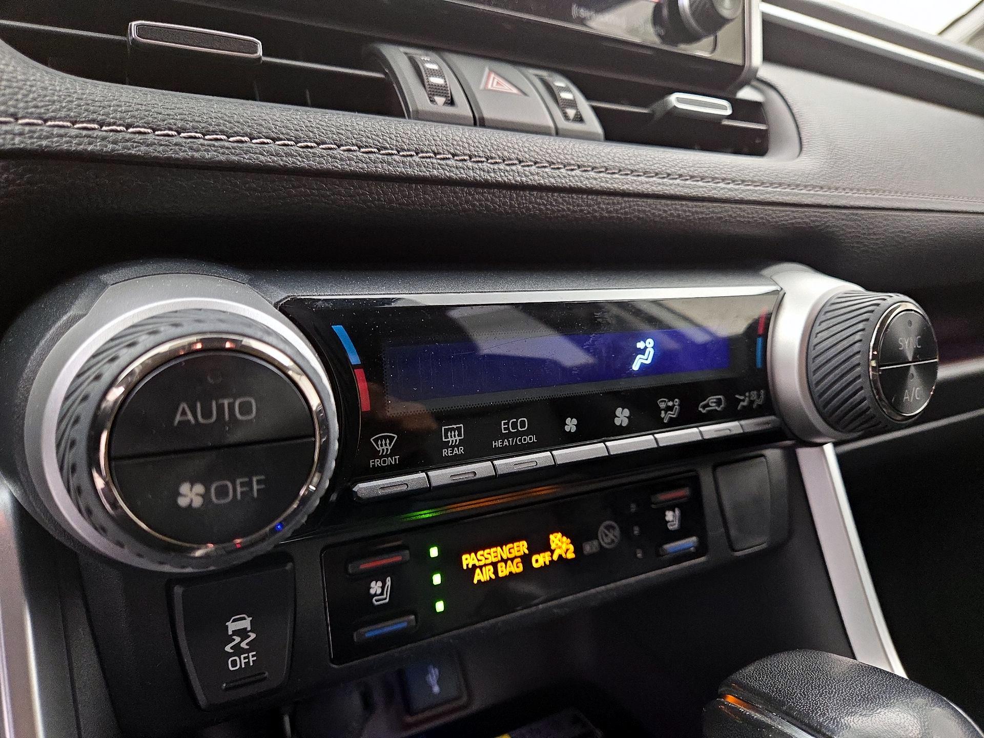 Thumbnail: 2021 Toyota RAV4 - 16