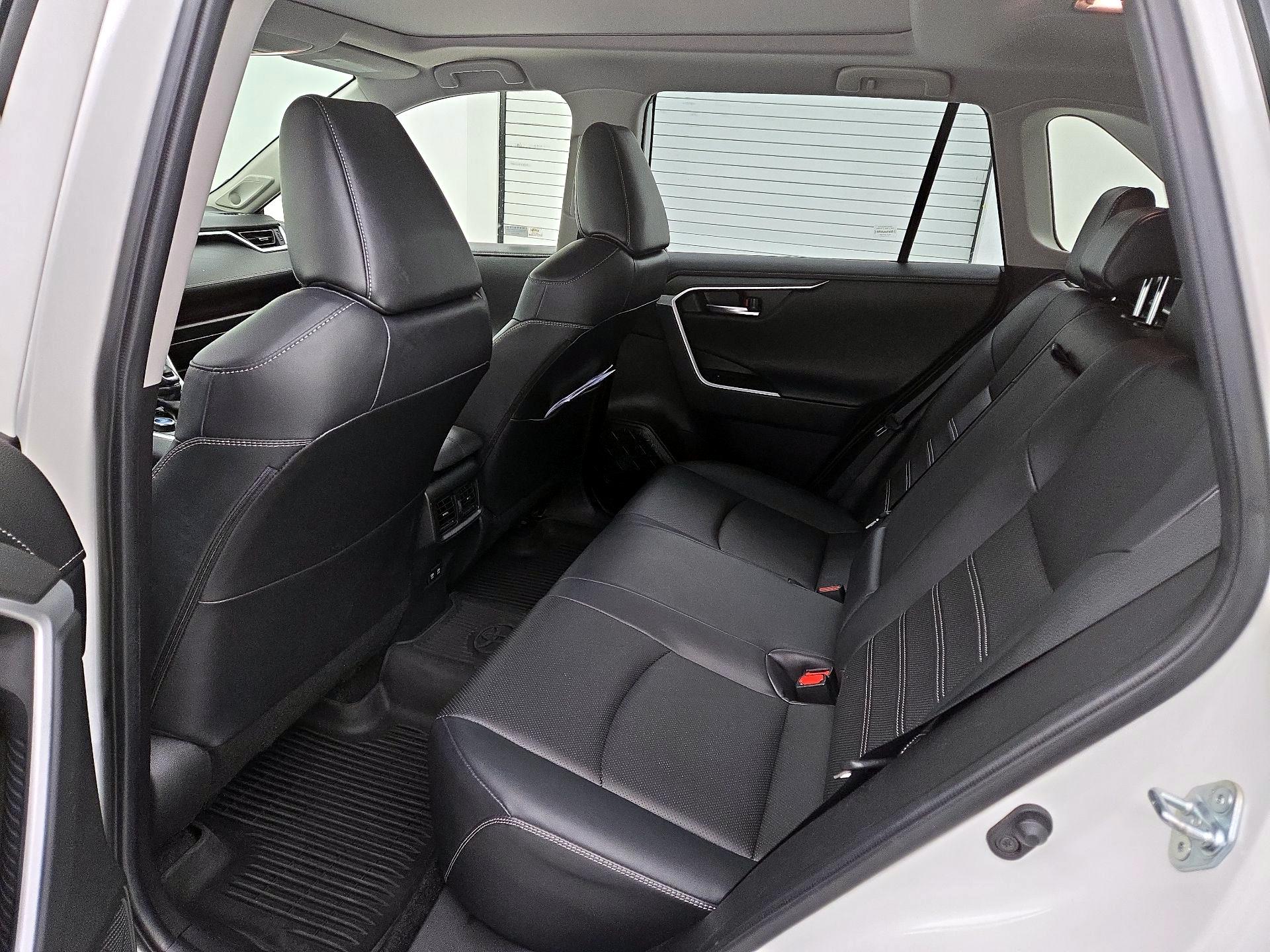 Thumbnail: 2021 Toyota RAV4 - 18