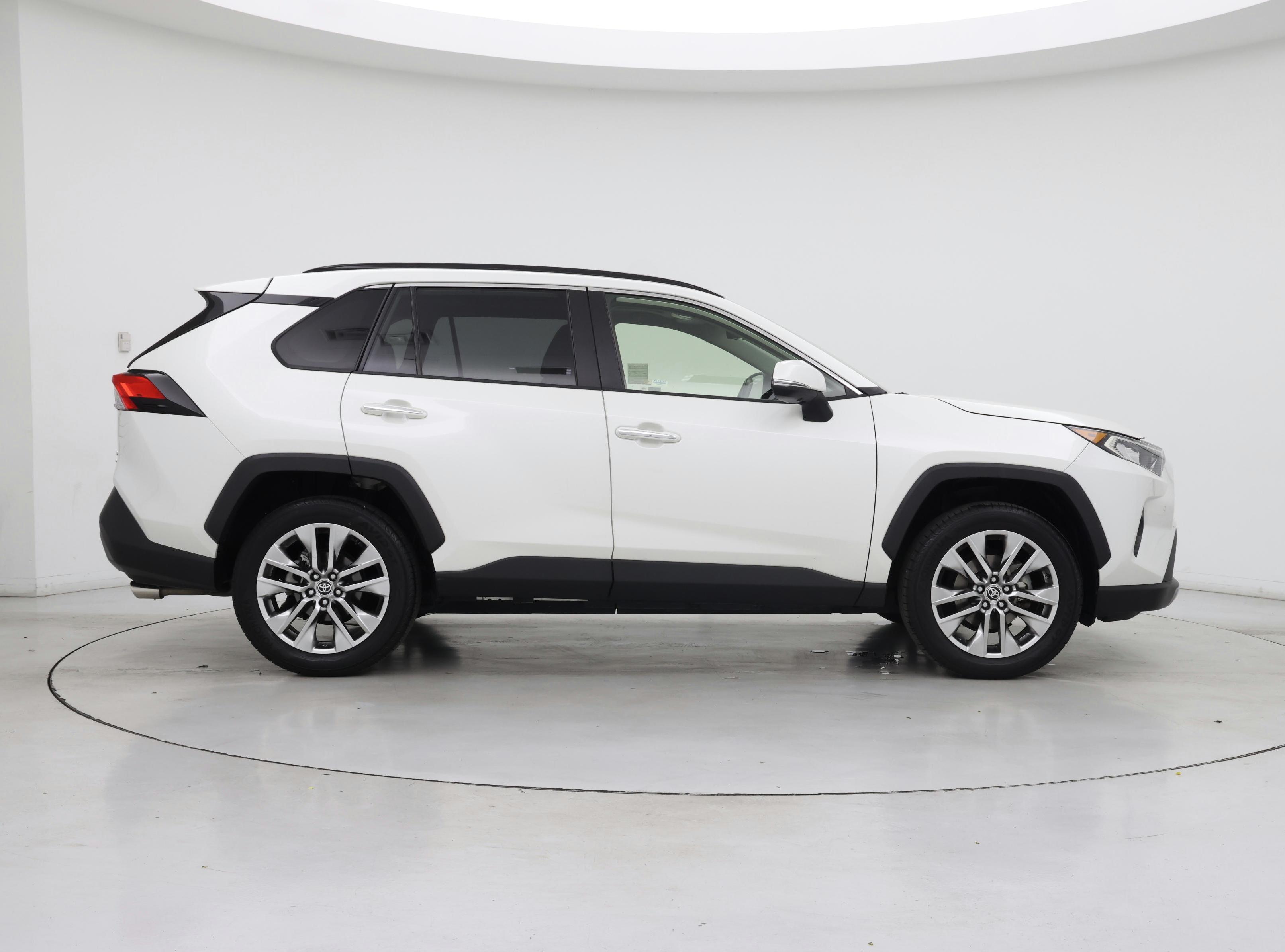 Thumbnail: 2021 Toyota RAV4 - 7