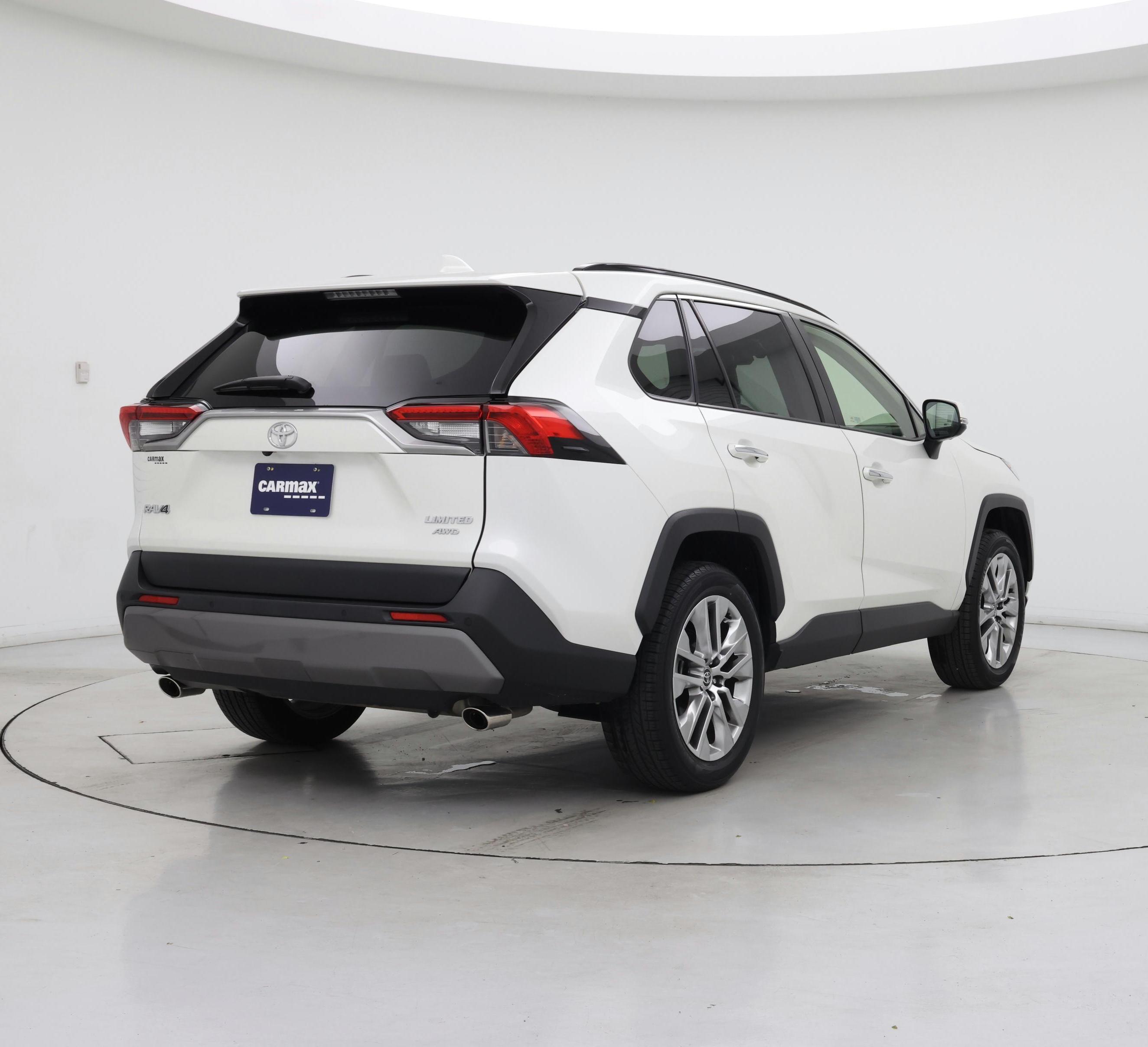 Thumbnail: 2021 Toyota RAV4 - 8