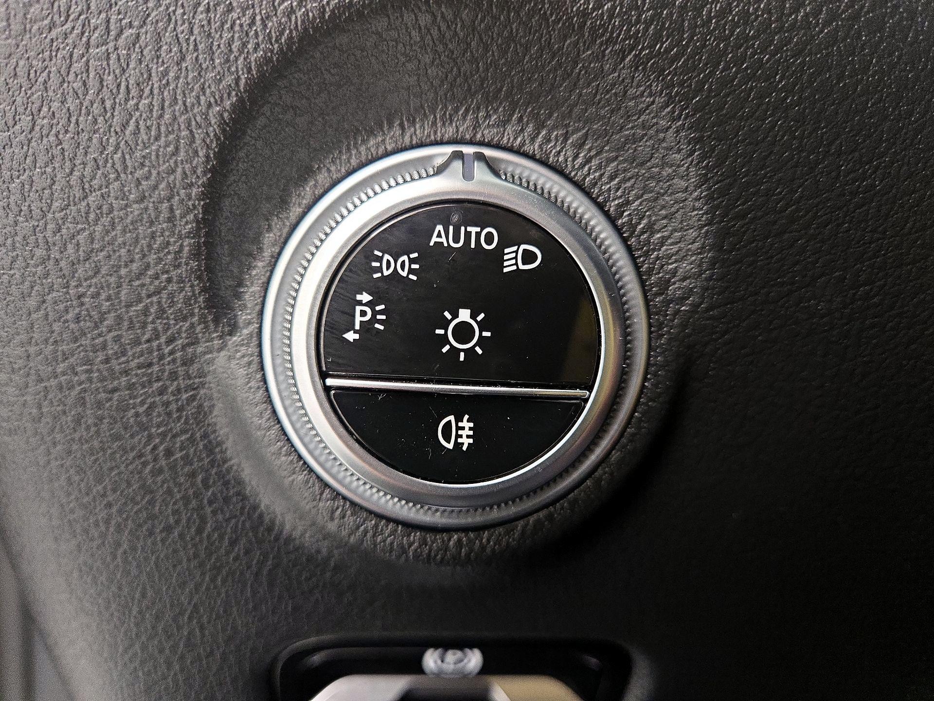 Thumbnail: 2024 Mercedes-Benz C-Class - 13