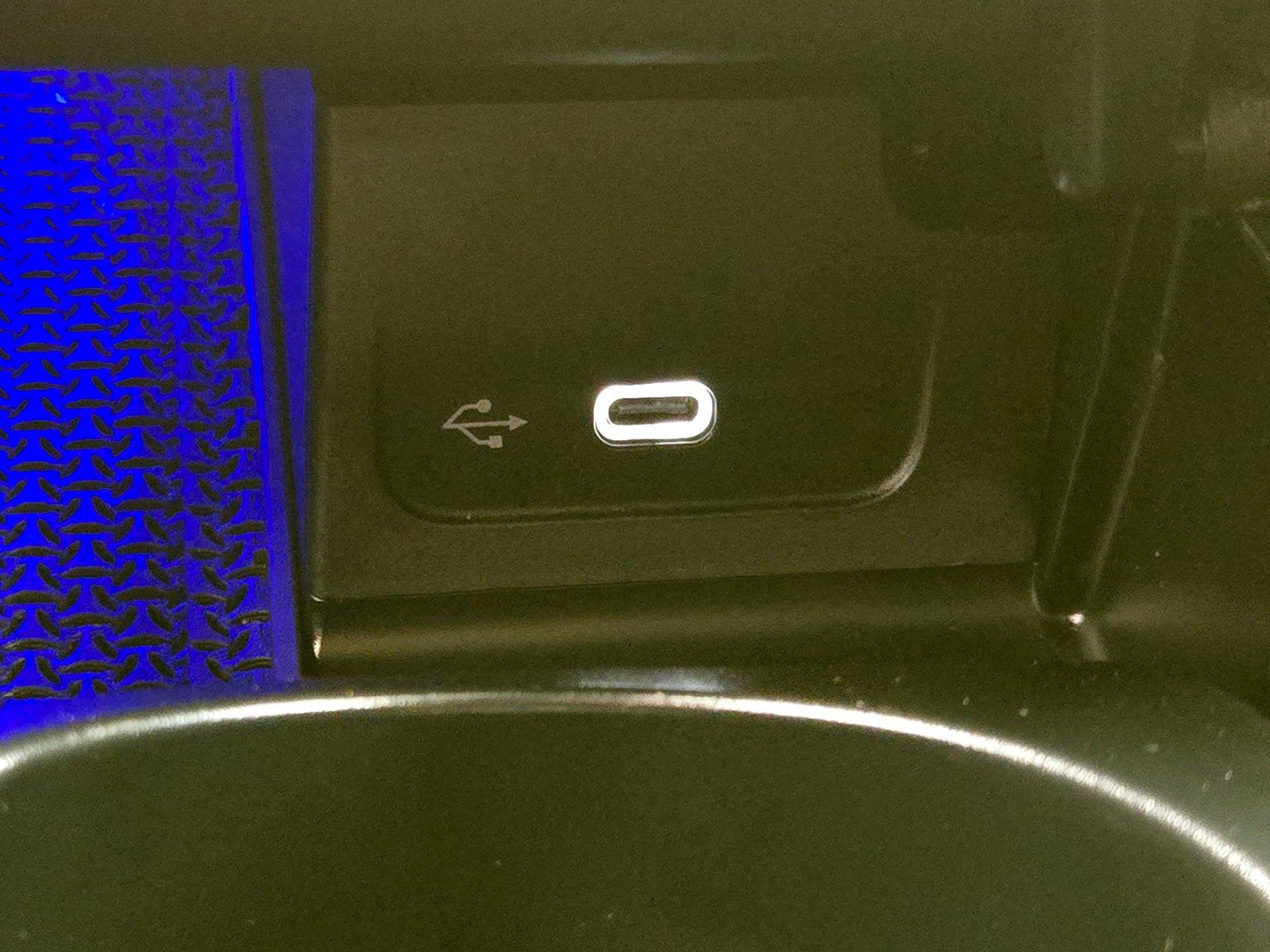 Thumbnail: 2024 Mercedes-Benz C-Class - 18