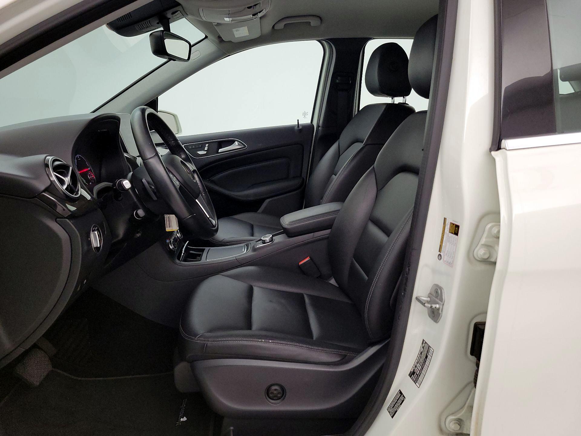 Thumbnail: 2015 Mercedes-Benz B-Class - 11