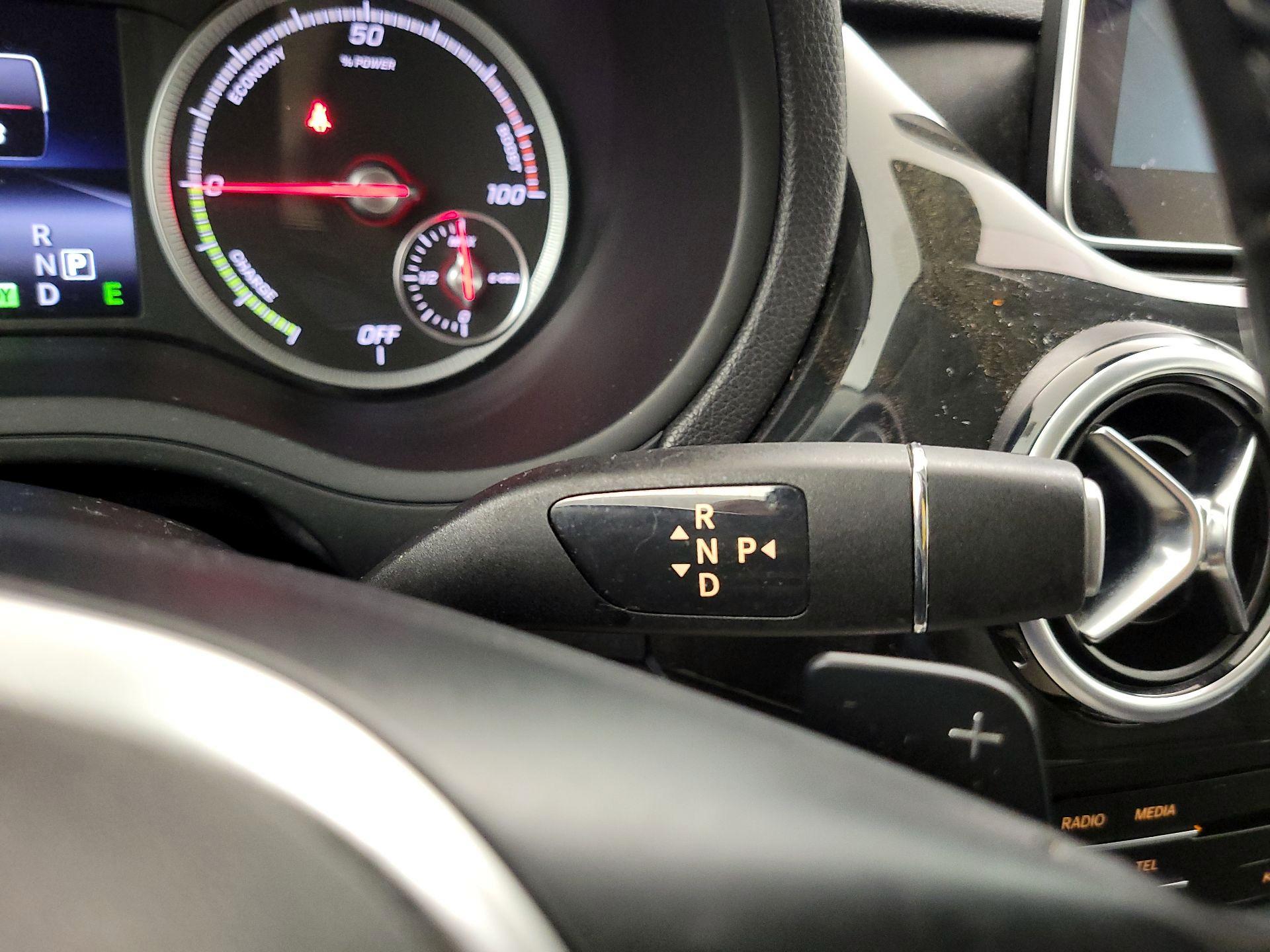 Thumbnail: 2015 Mercedes-Benz B-Class - 17