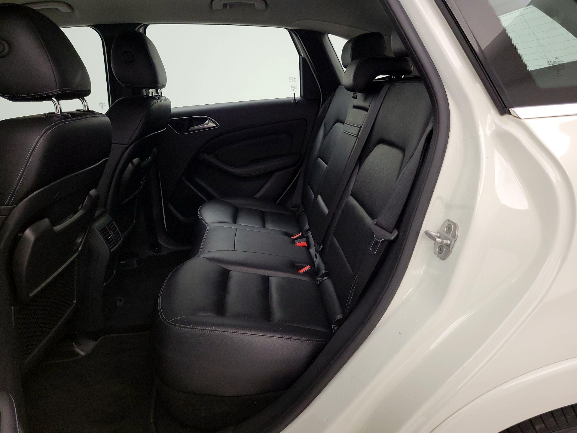 Thumbnail: 2015 Mercedes-Benz B-Class - 19