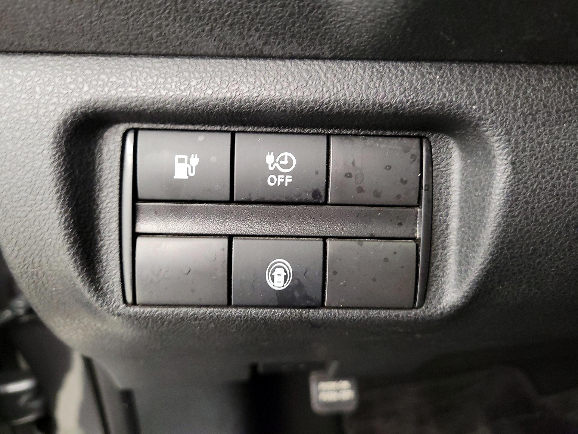 Thumbnail: 2020 Nissan Leaf - 13