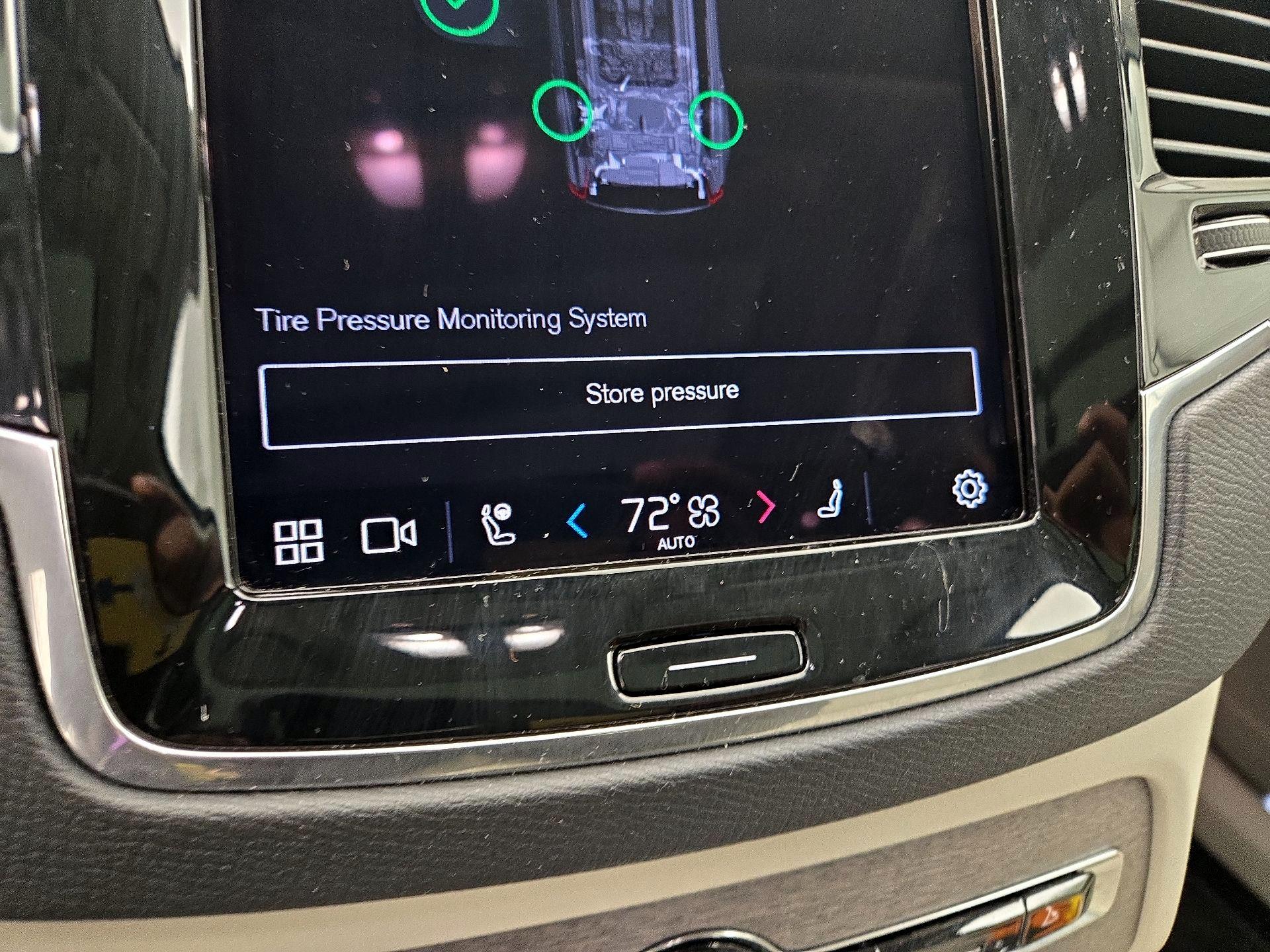 Thumbnail: 2023 Volvo XC90 - 16