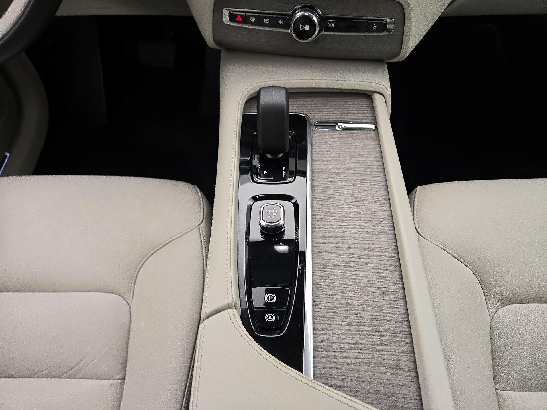 Thumbnail: 2023 Volvo XC90 - 17