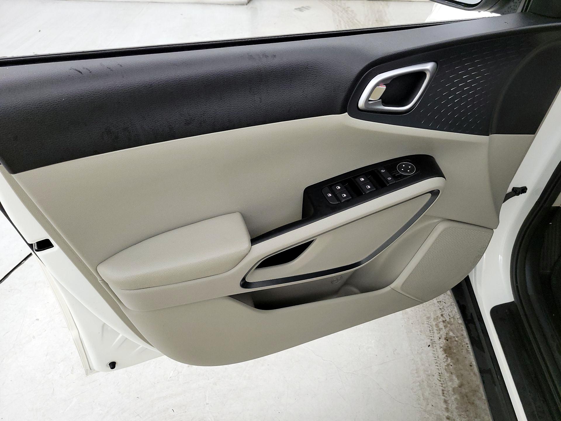 Thumbnail: 2022 Kia Soul - 12