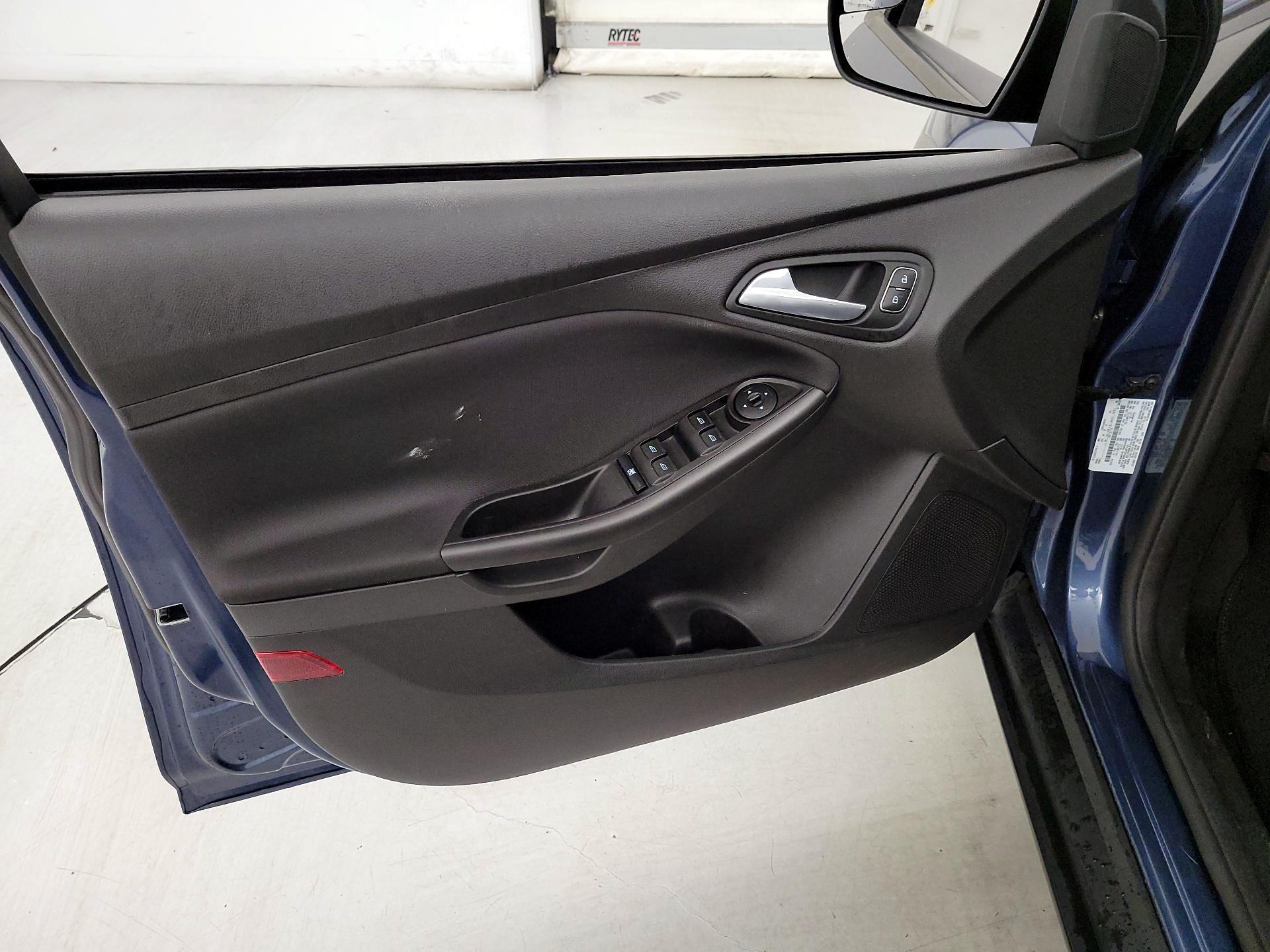 Thumbnail: 2018 Ford Focus - 12