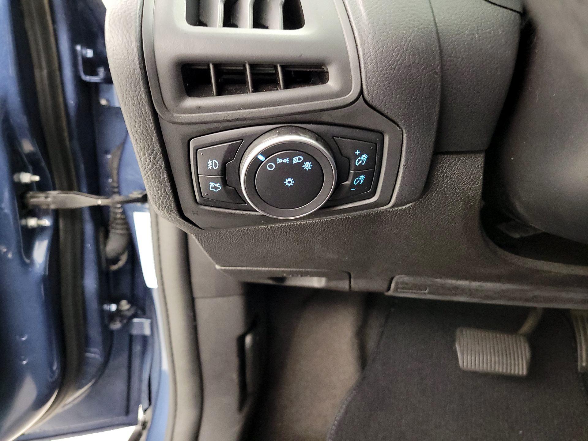 Thumbnail: 2018 Ford Focus - 13