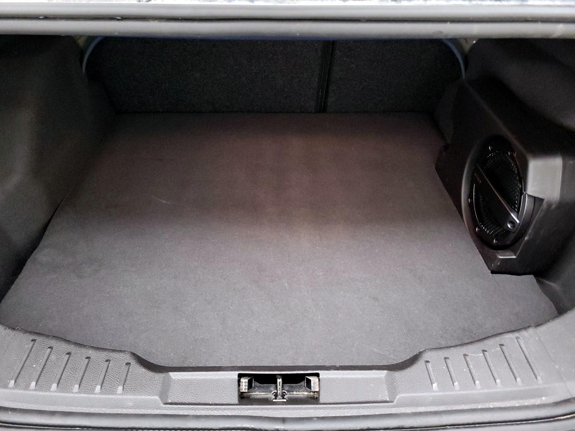 Thumbnail: 2018 Ford Focus - 20