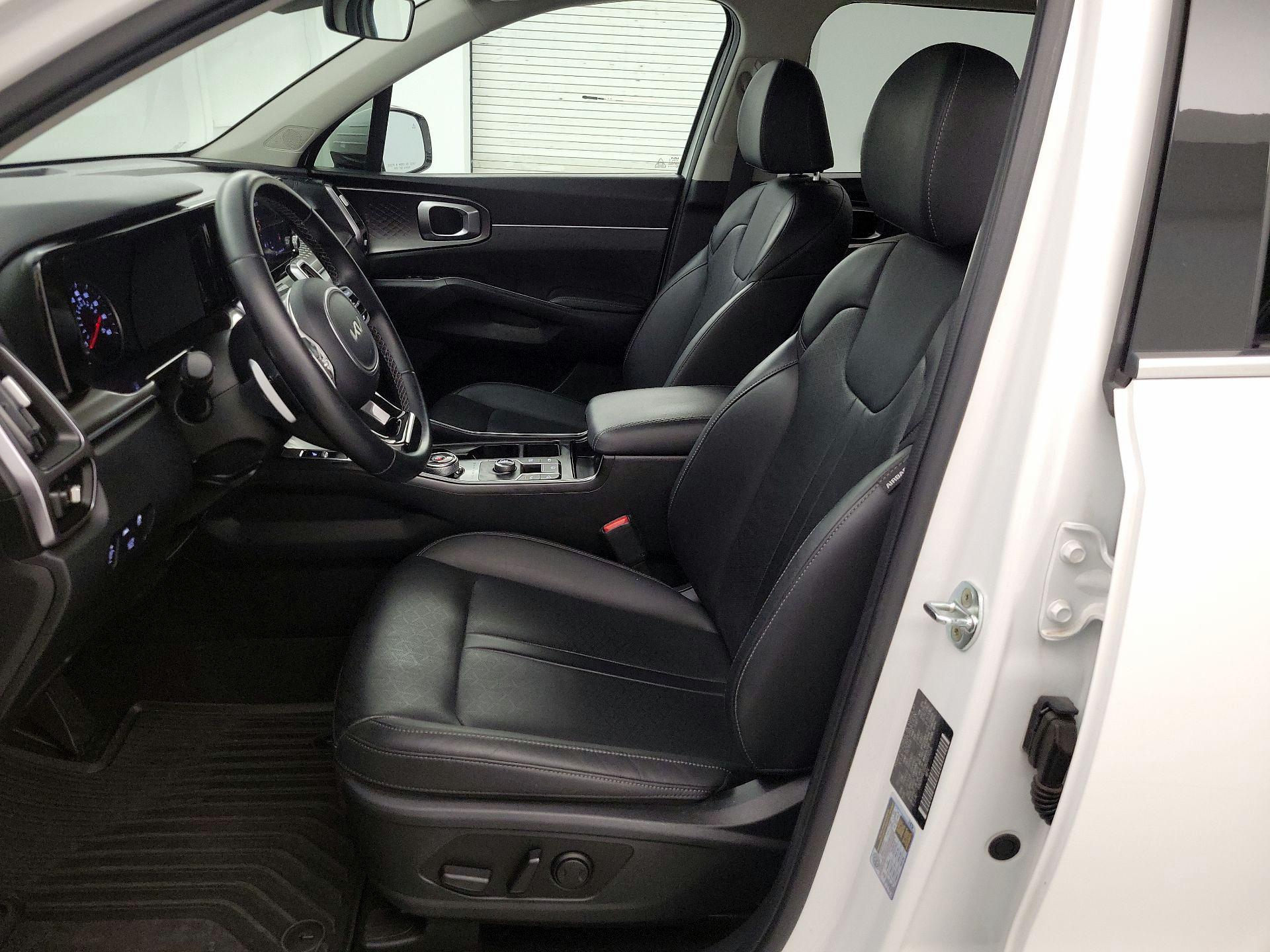 Thumbnail: 2022 Kia Sorento - 11