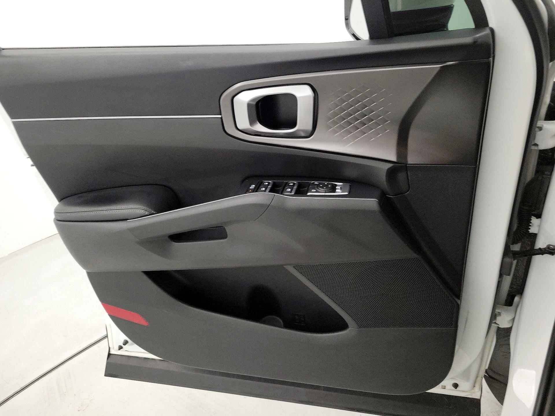 Thumbnail: 2022 Kia Sorento - 12