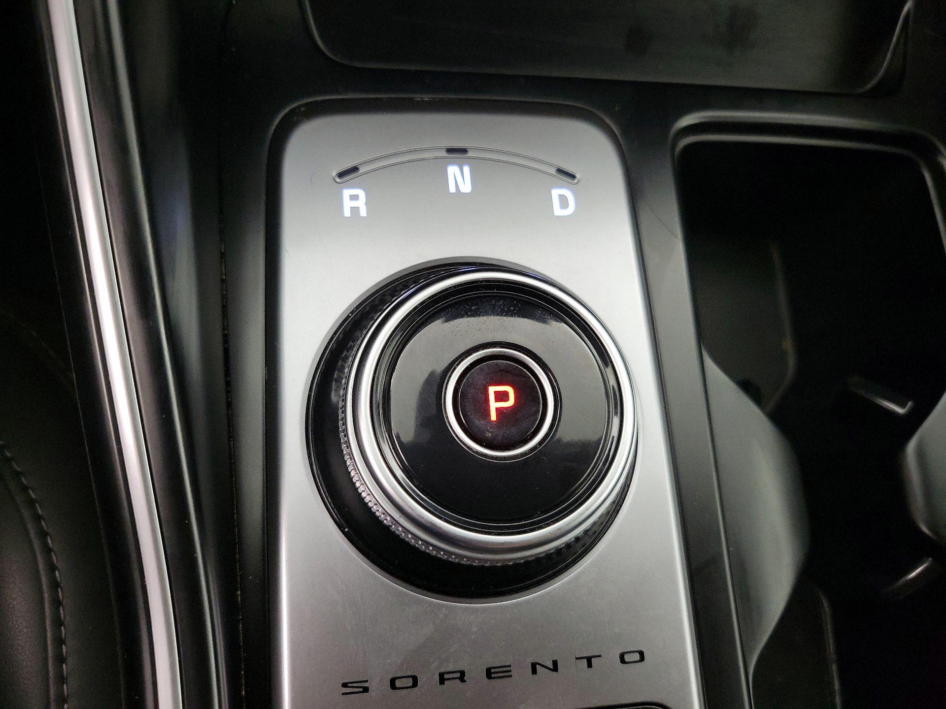 Thumbnail: 2022 Kia Sorento - 17