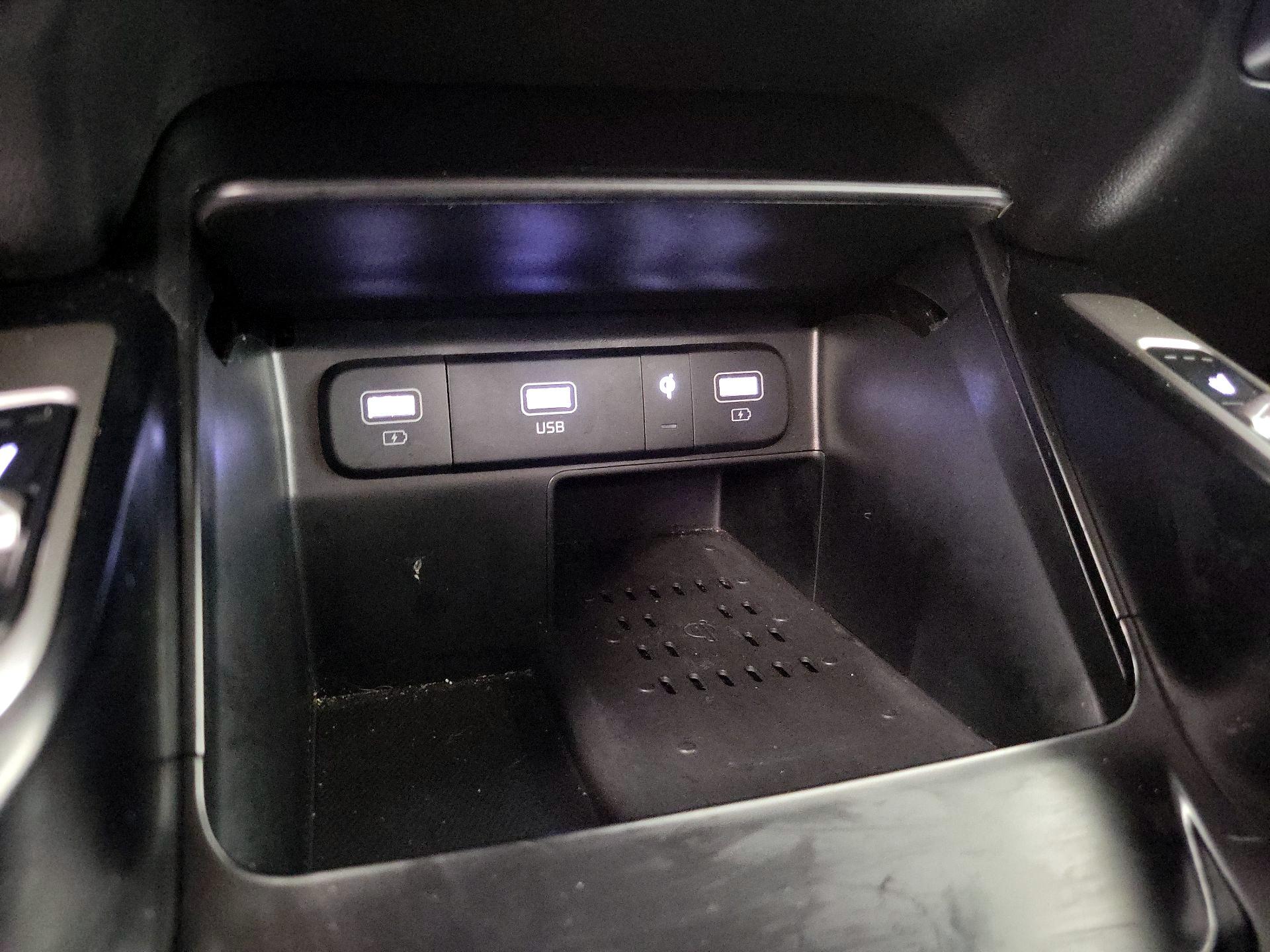 Thumbnail: 2022 Kia Sorento - 18