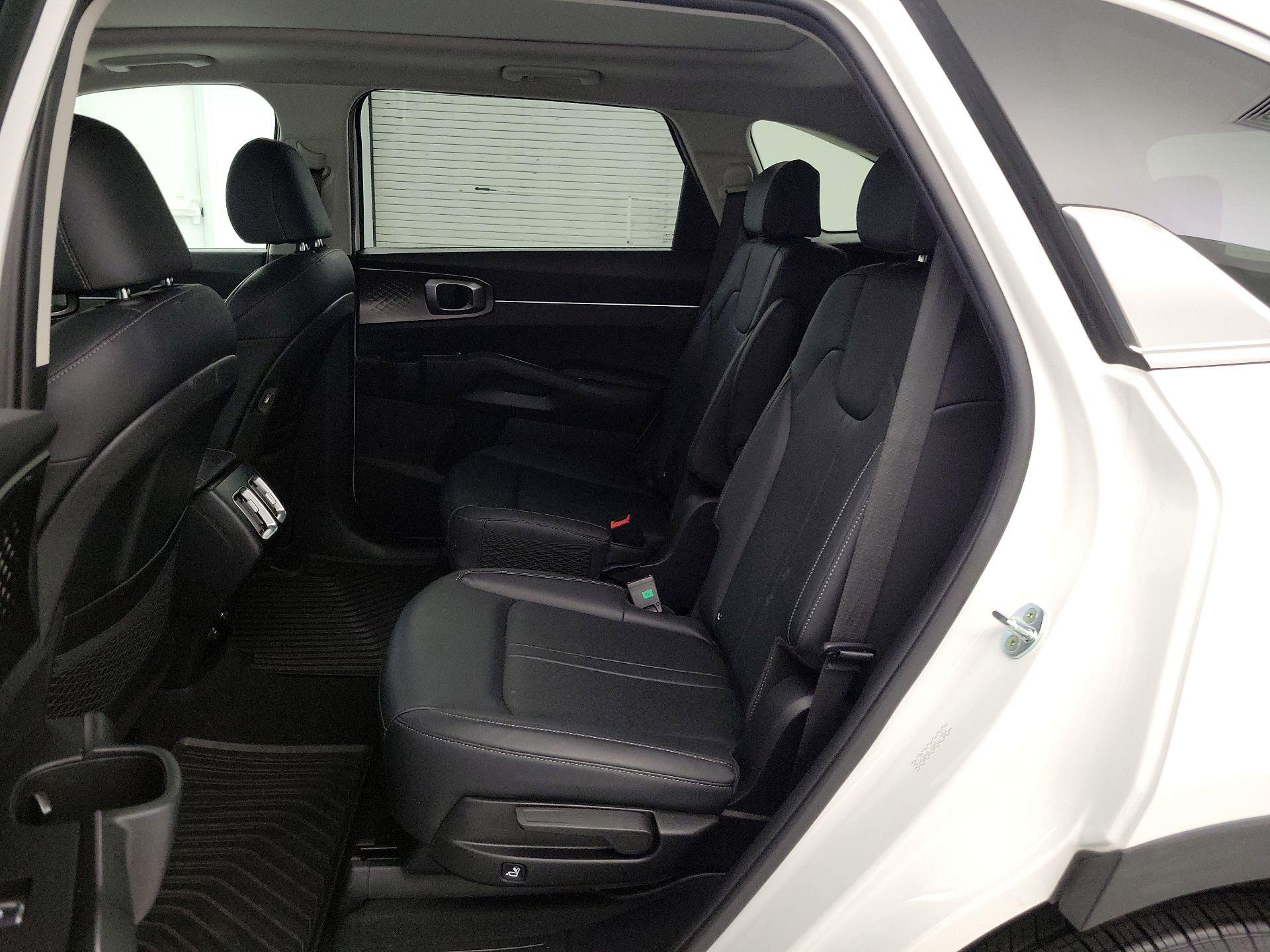 Thumbnail: 2022 Kia Sorento - 19