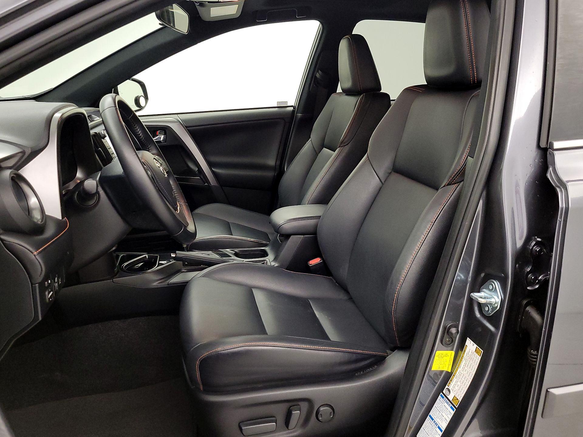 Thumbnail: 2017 Toyota RAV4 - 11