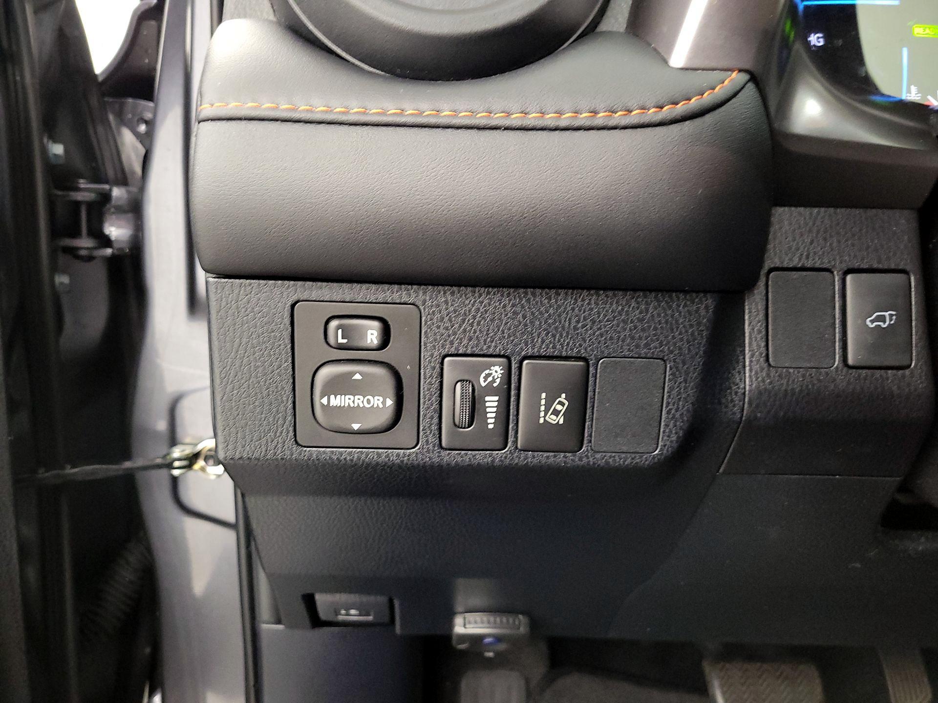 Thumbnail: 2017 Toyota RAV4 - 13