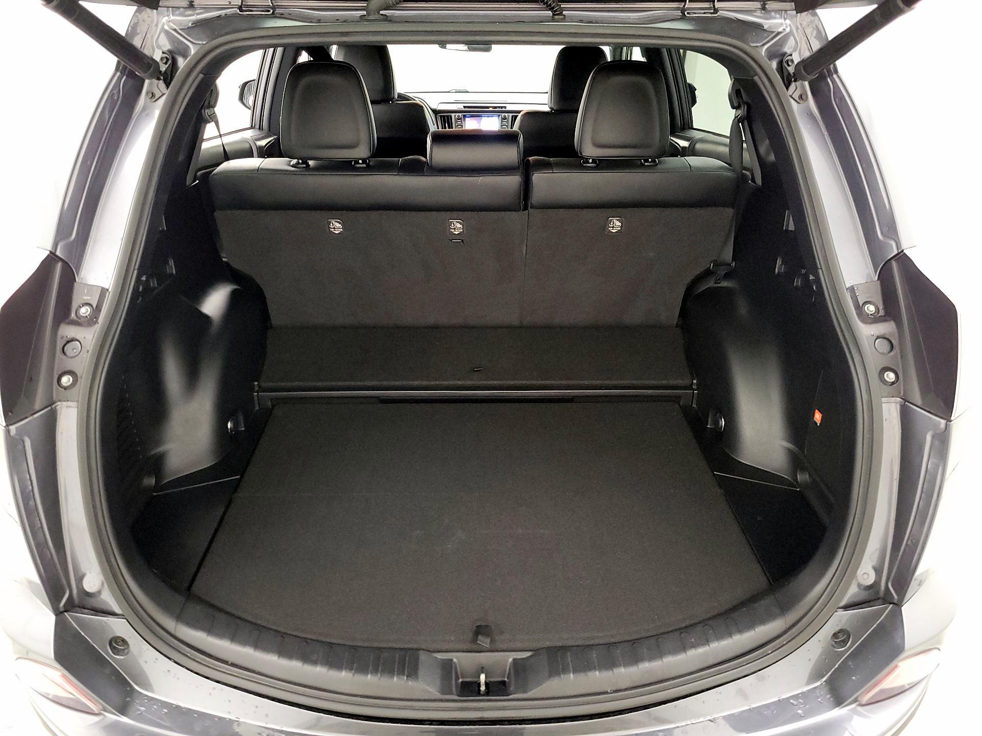 Thumbnail: 2017 Toyota RAV4 - 20