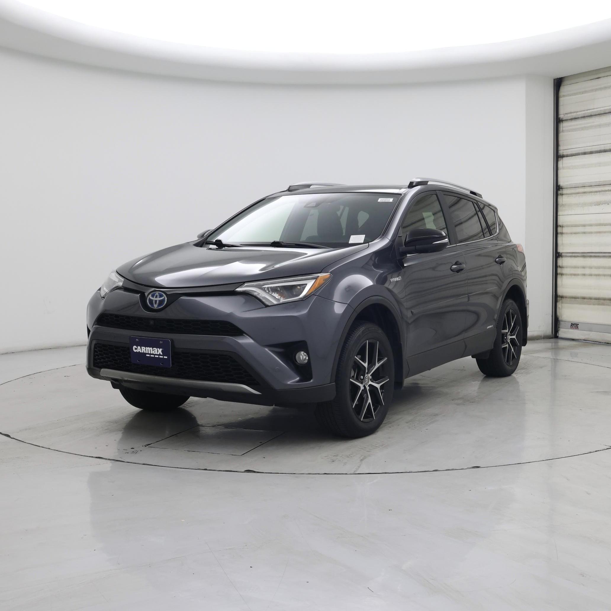 Thumbnail: 2017 Toyota RAV4 - 4