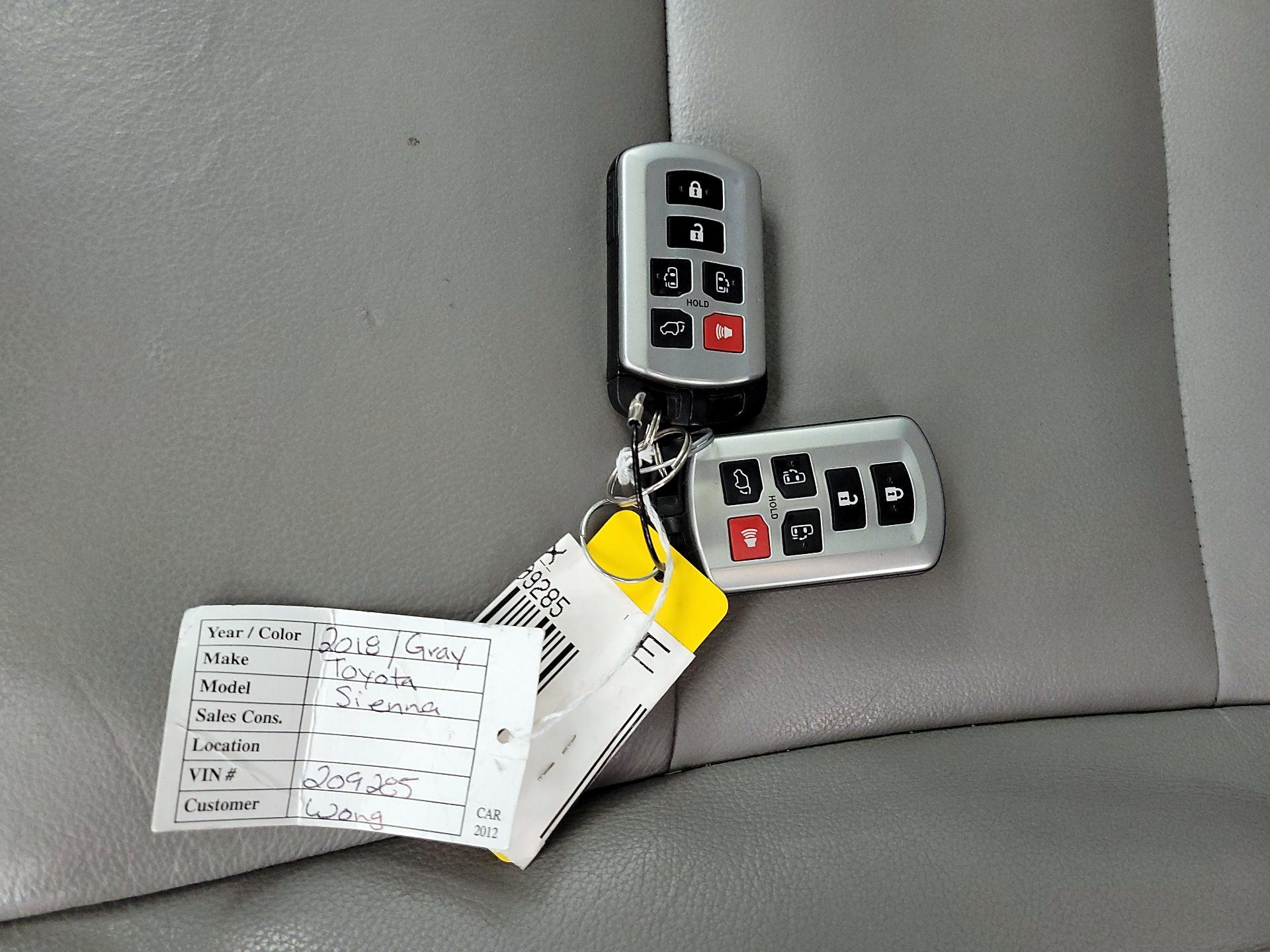 Thumbnail: 2018 Toyota Sienna - 20