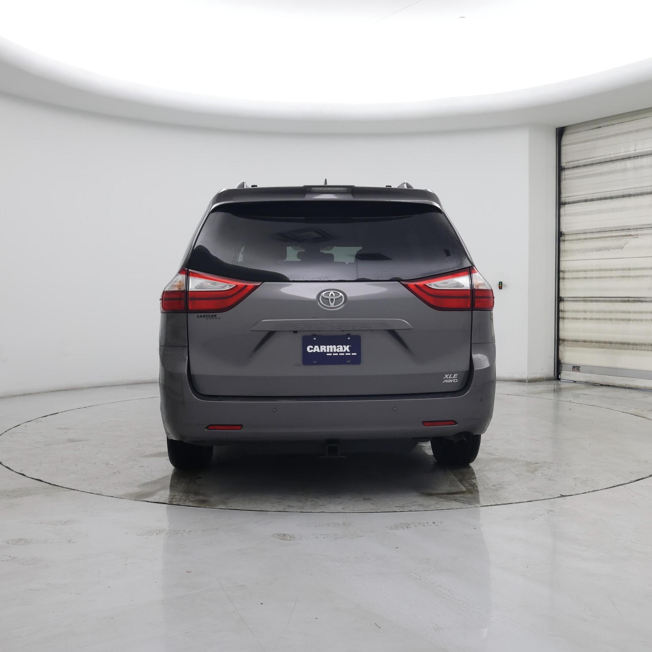 Thumbnail: 2018 Toyota Sienna - 6