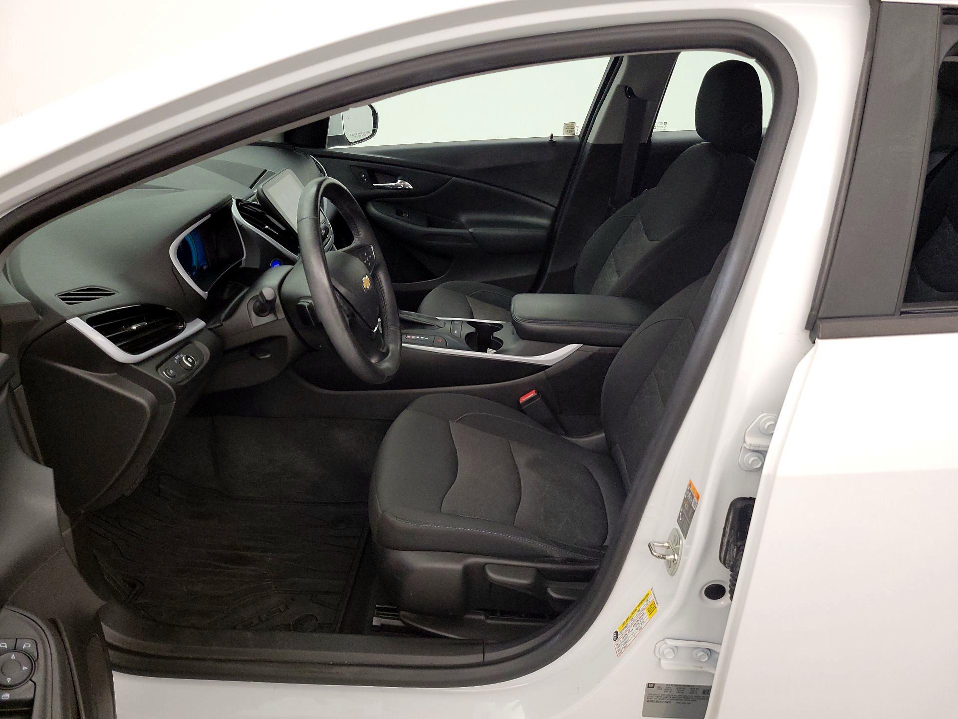 Thumbnail: 2017 Chevrolet Volt - 11