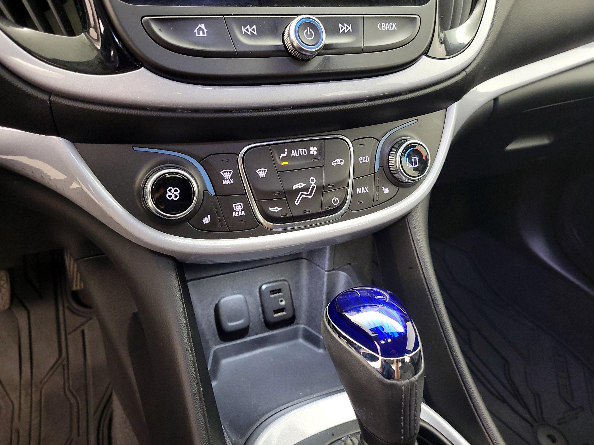 Thumbnail: 2017 Chevrolet Volt - 16